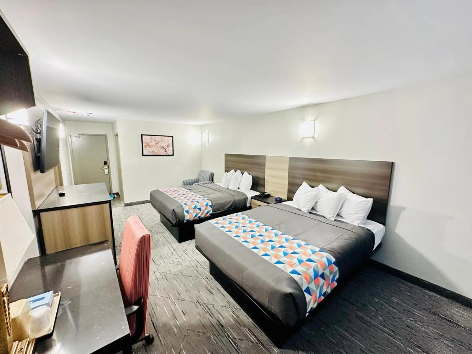 Photo of the whole room, Bed in Northland Motel