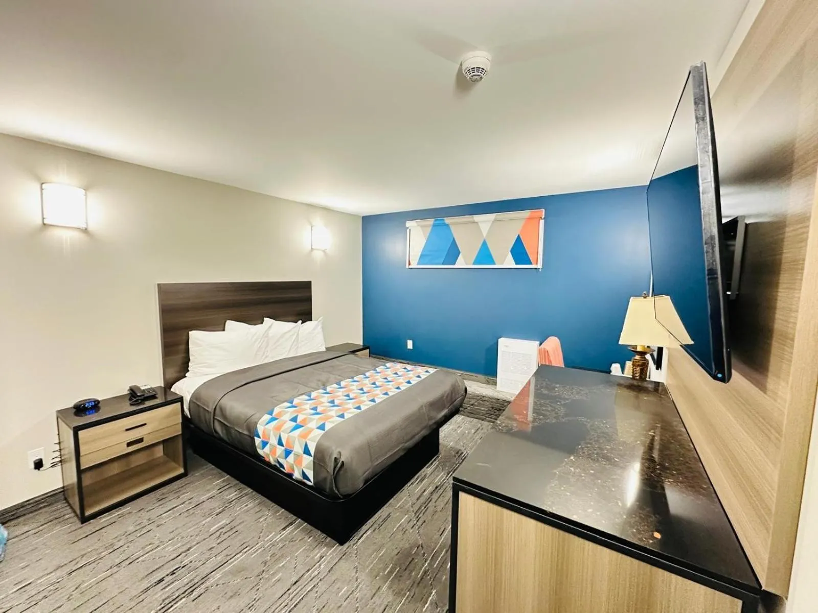 Photo of the whole room, Bed in Northland Motel