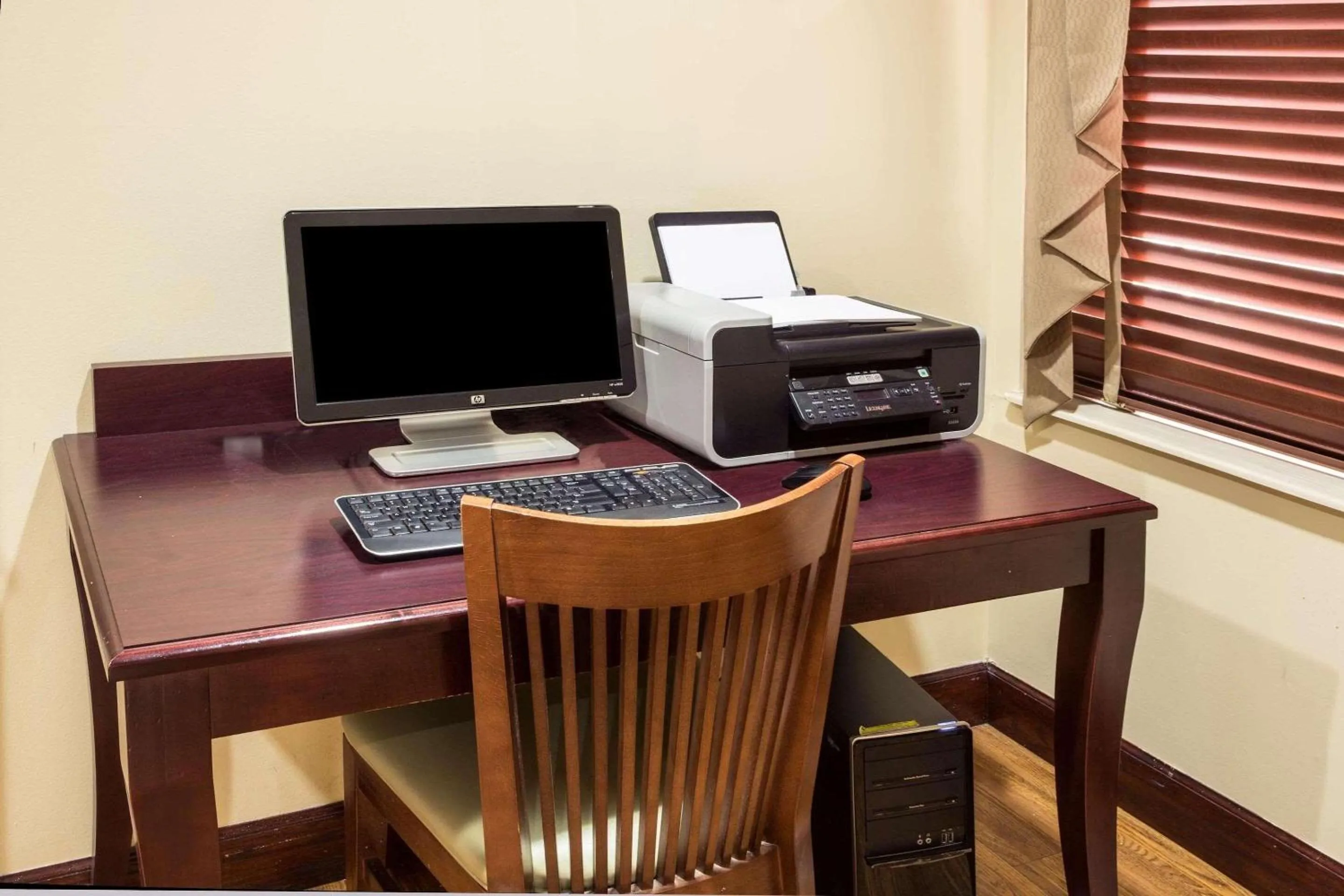 Business facilities in Country Inn & Suites by Radisson, Gurnee, IL