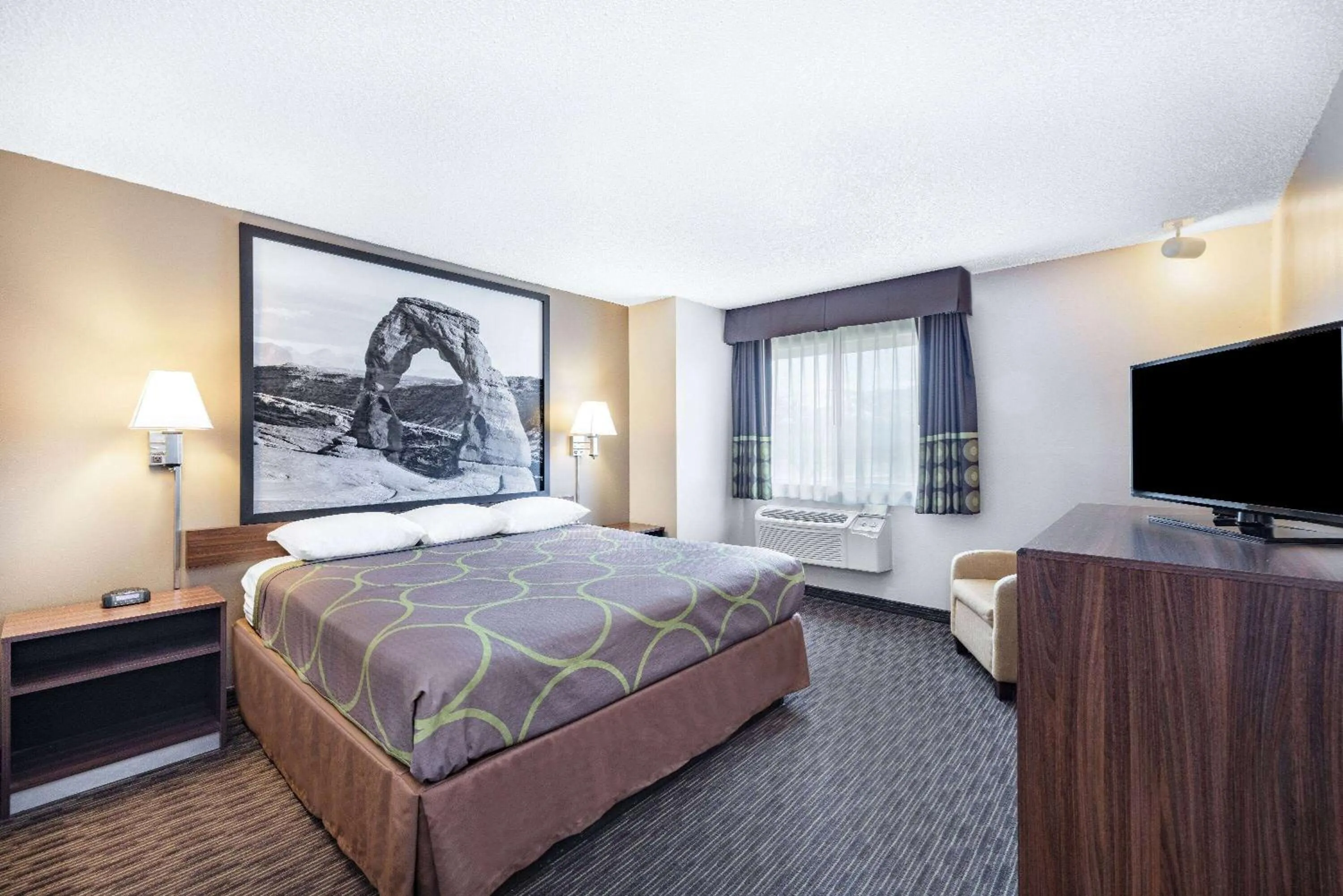 Bed in Super 8 by Wyndham Richfield UT