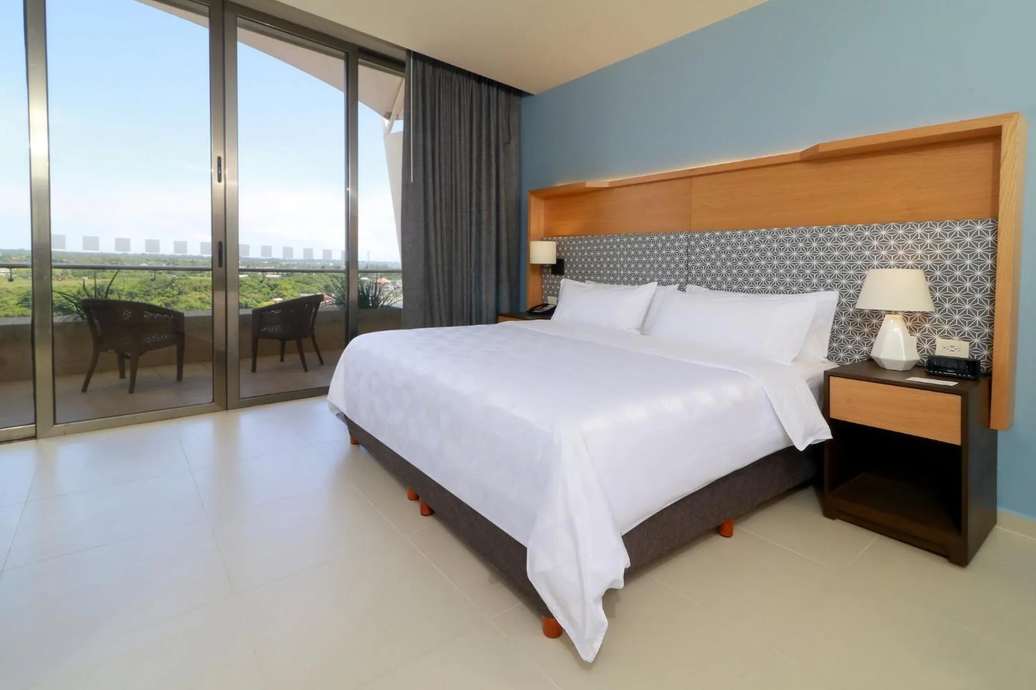 Photo of the whole room, Bed in Holiday Inn Tuxpan - Convention Center by IHG