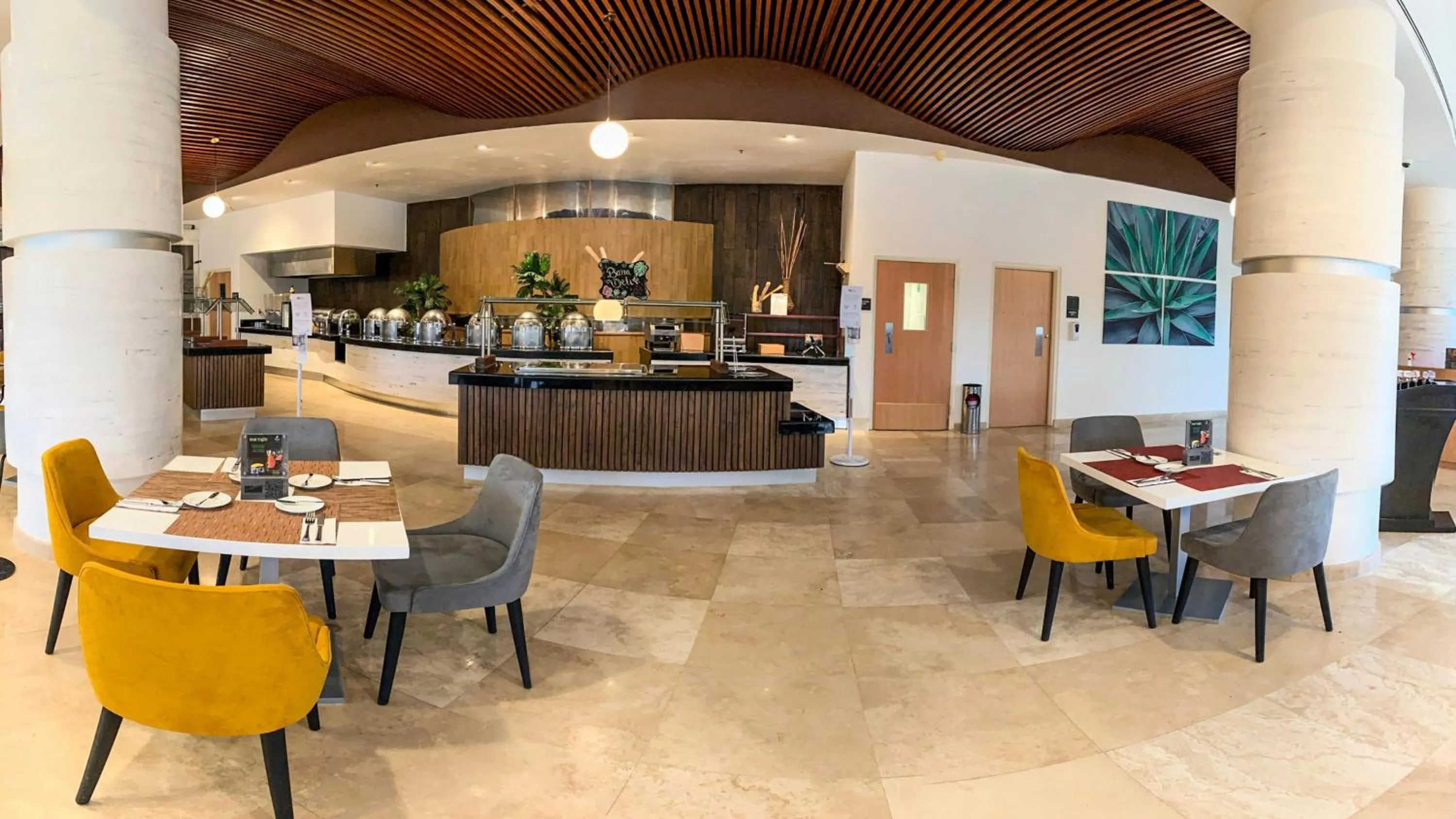 Restaurant/places to eat in Holiday Inn Tuxpan - Convention Center by IHG