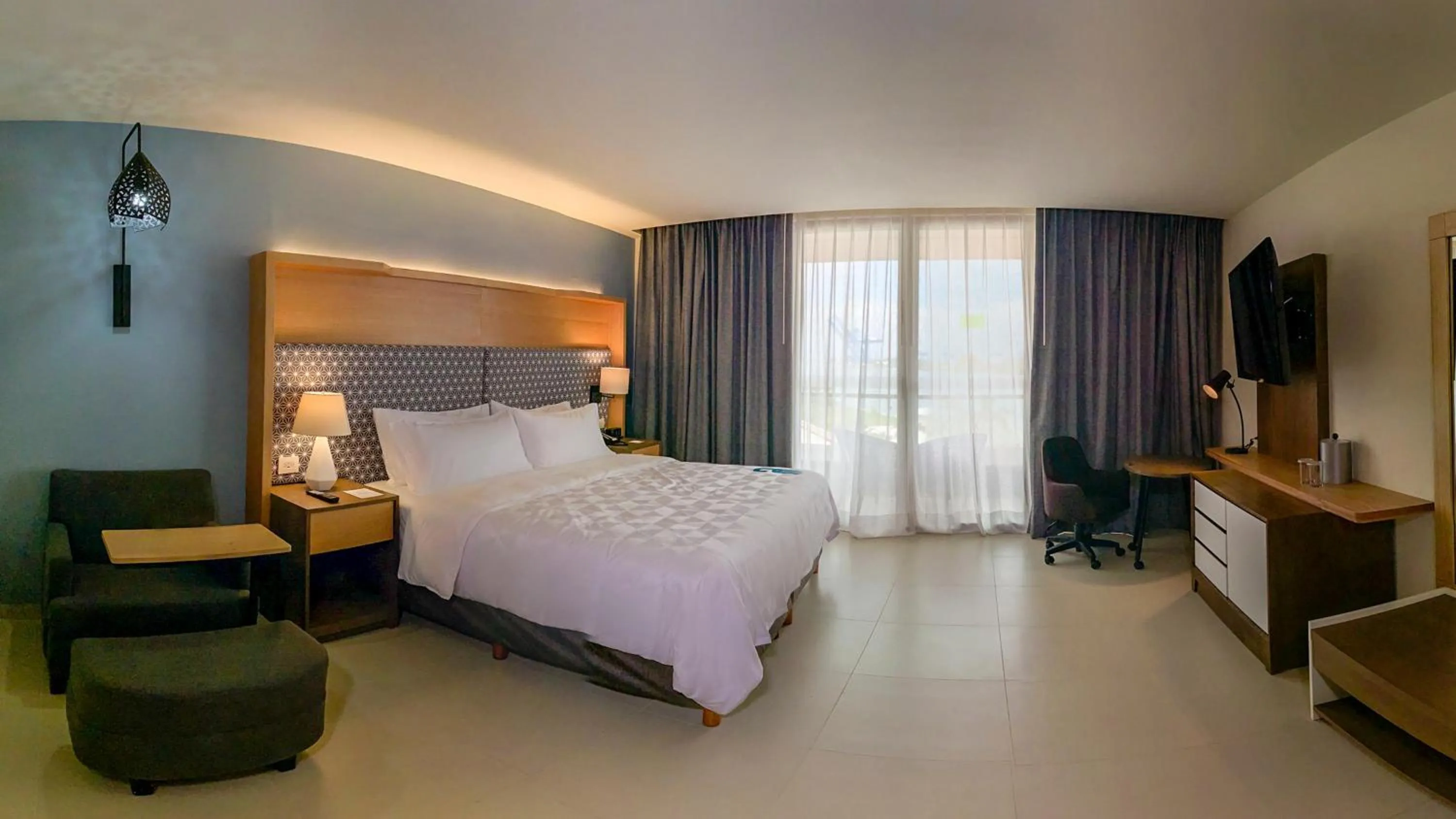 Photo of the whole room, Bed in Holiday Inn Tuxpan - Convention Center by IHG