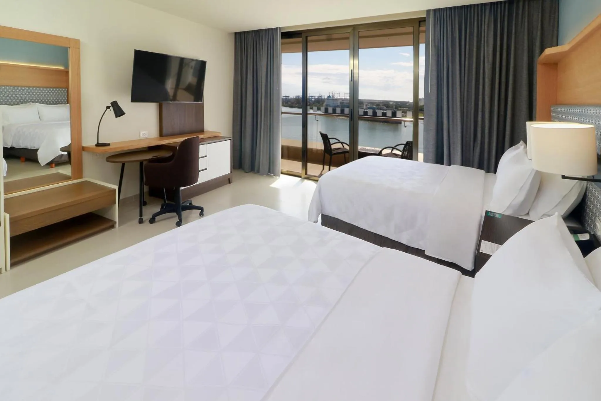 Photo of the whole room, Bed in Holiday Inn Tuxpan - Convention Center by IHG