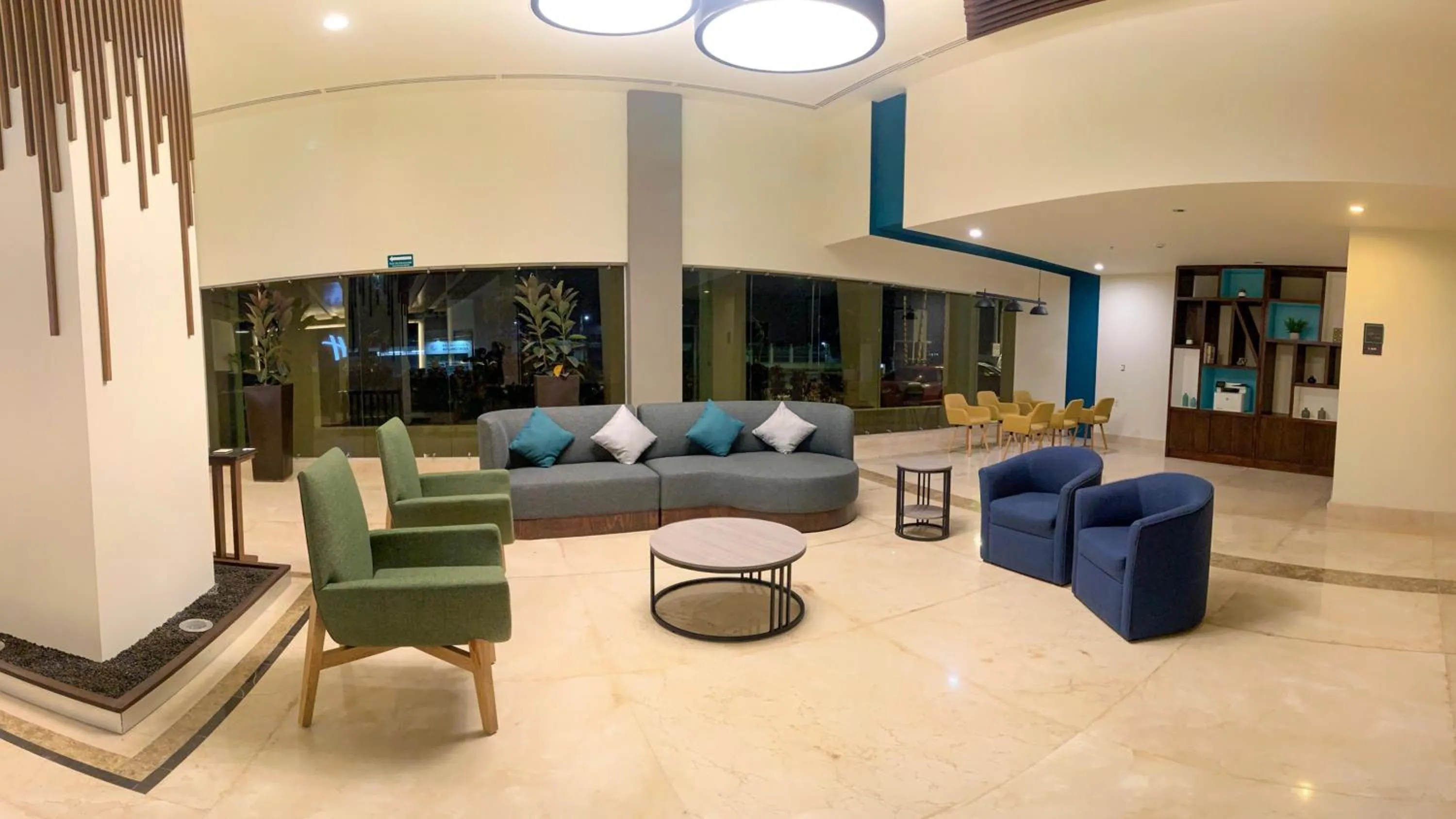 Living room in Holiday Inn Tuxpan - Convention Center by IHG