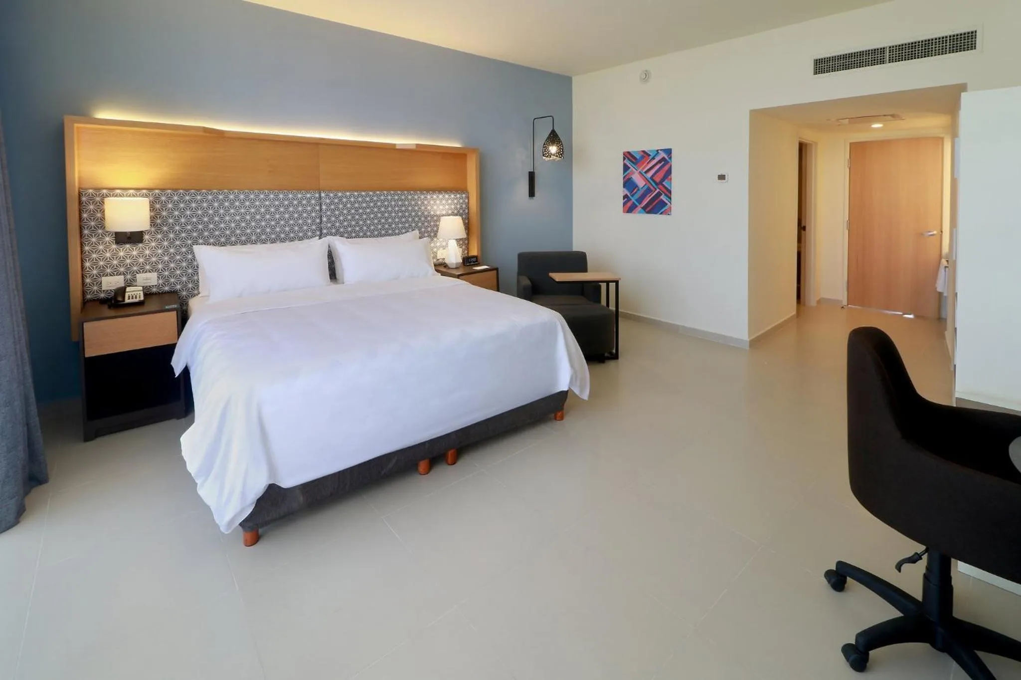 Photo of the whole room, Bed in Holiday Inn Tuxpan - Convention Center by IHG