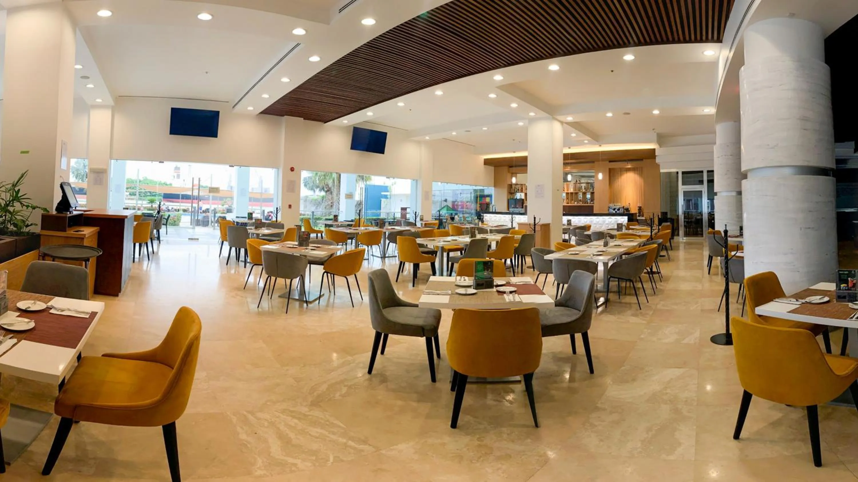 Restaurant/places to eat in Holiday Inn Tuxpan - Convention Center by IHG
