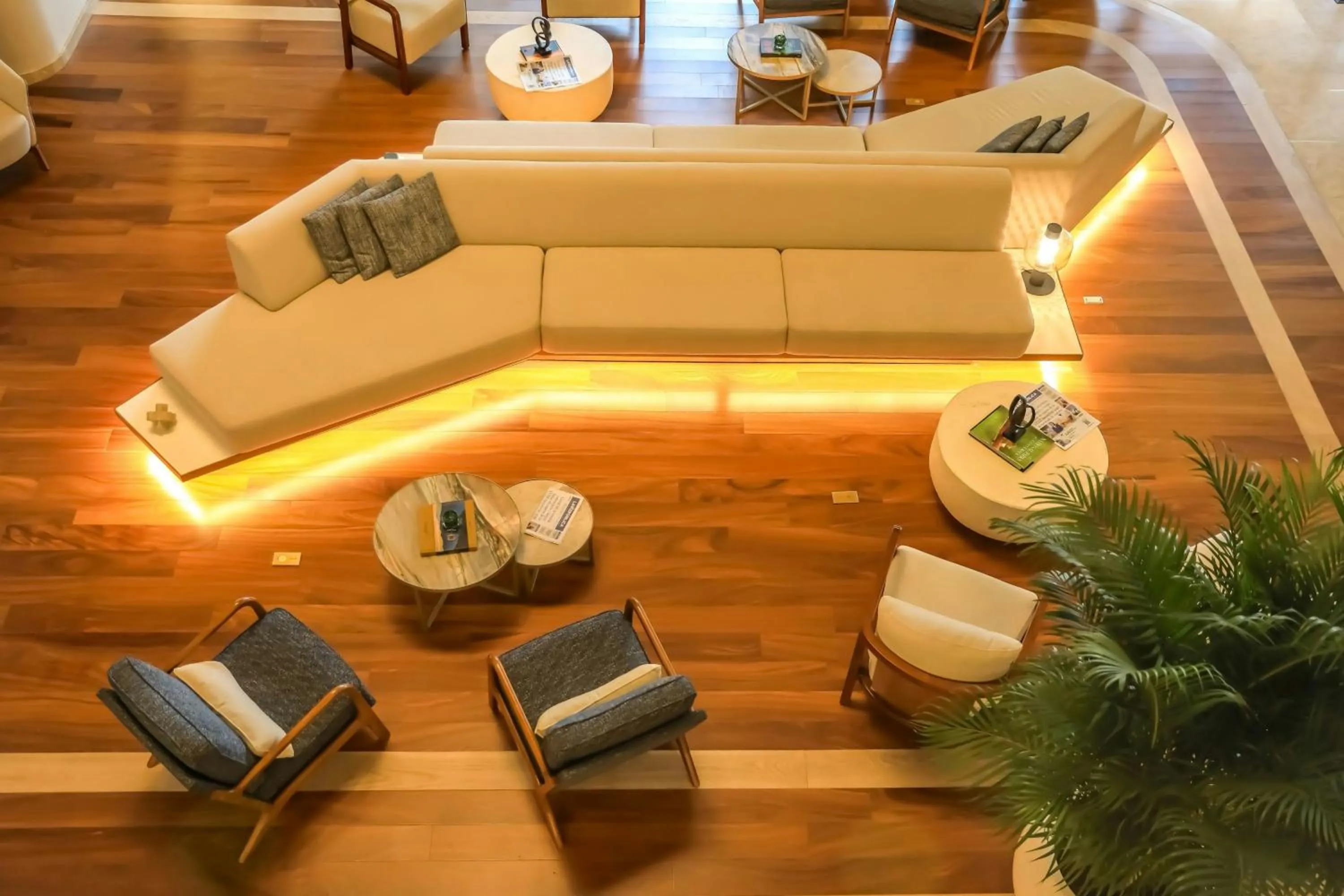 Lobby or reception in Delta Hotels by Marriott San Jose Aurola