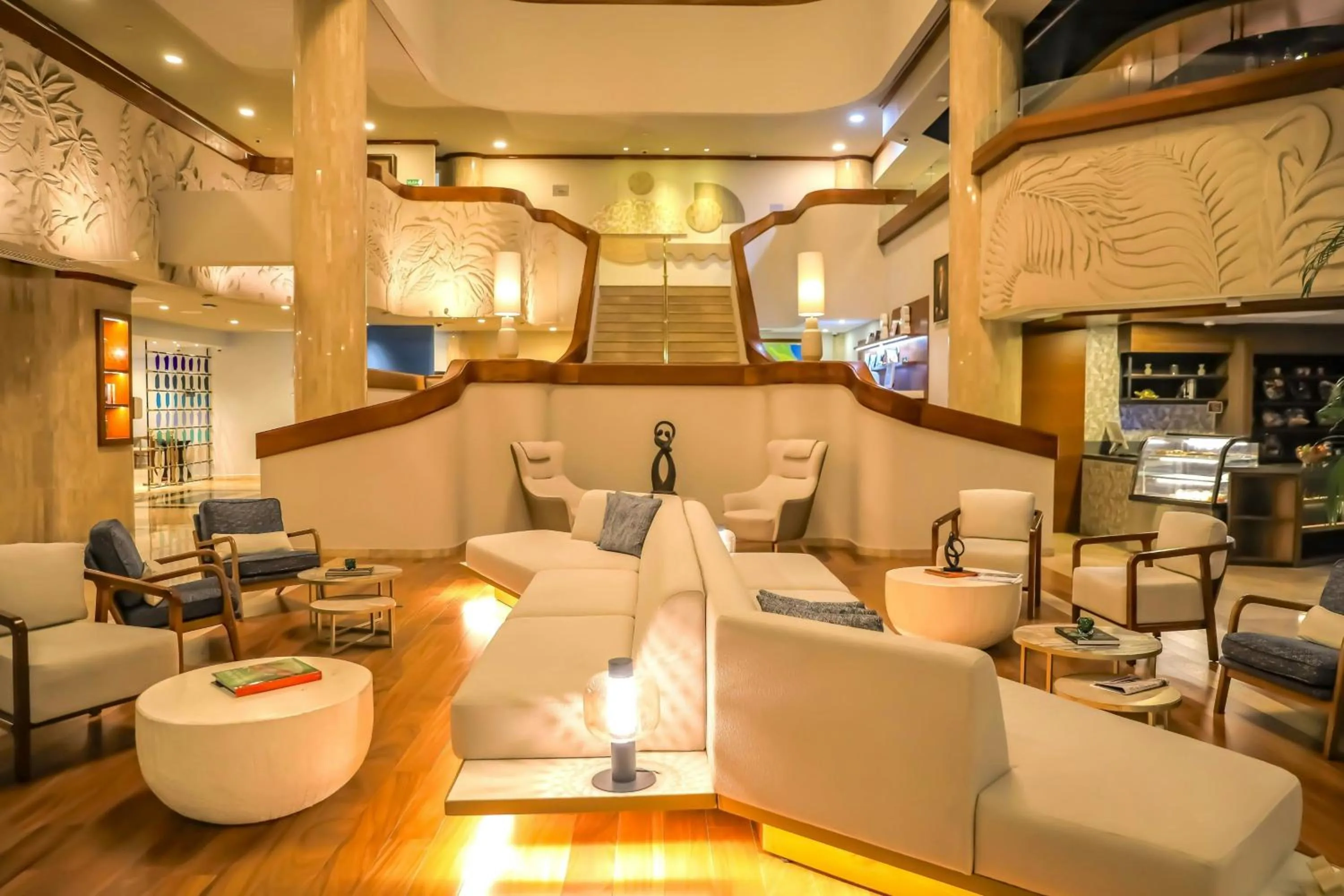 Lobby or reception in Delta Hotels by Marriott San Jose Aurola