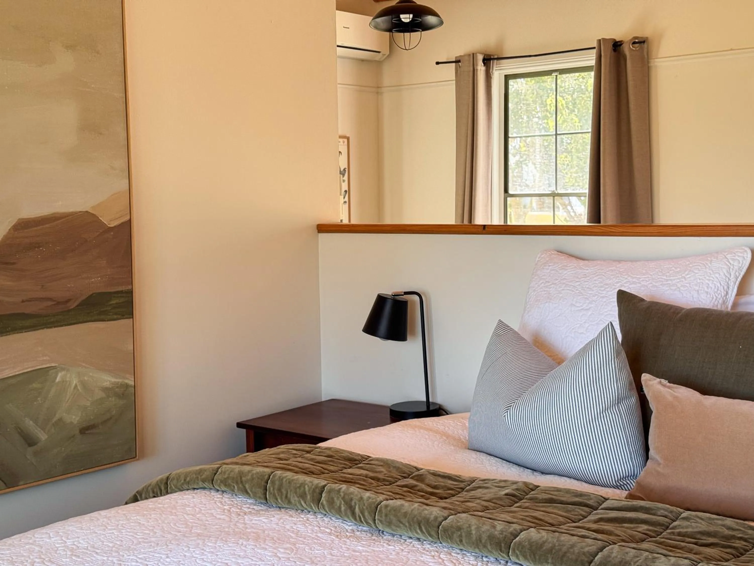 Bed in Clonmara Country House and Cottages