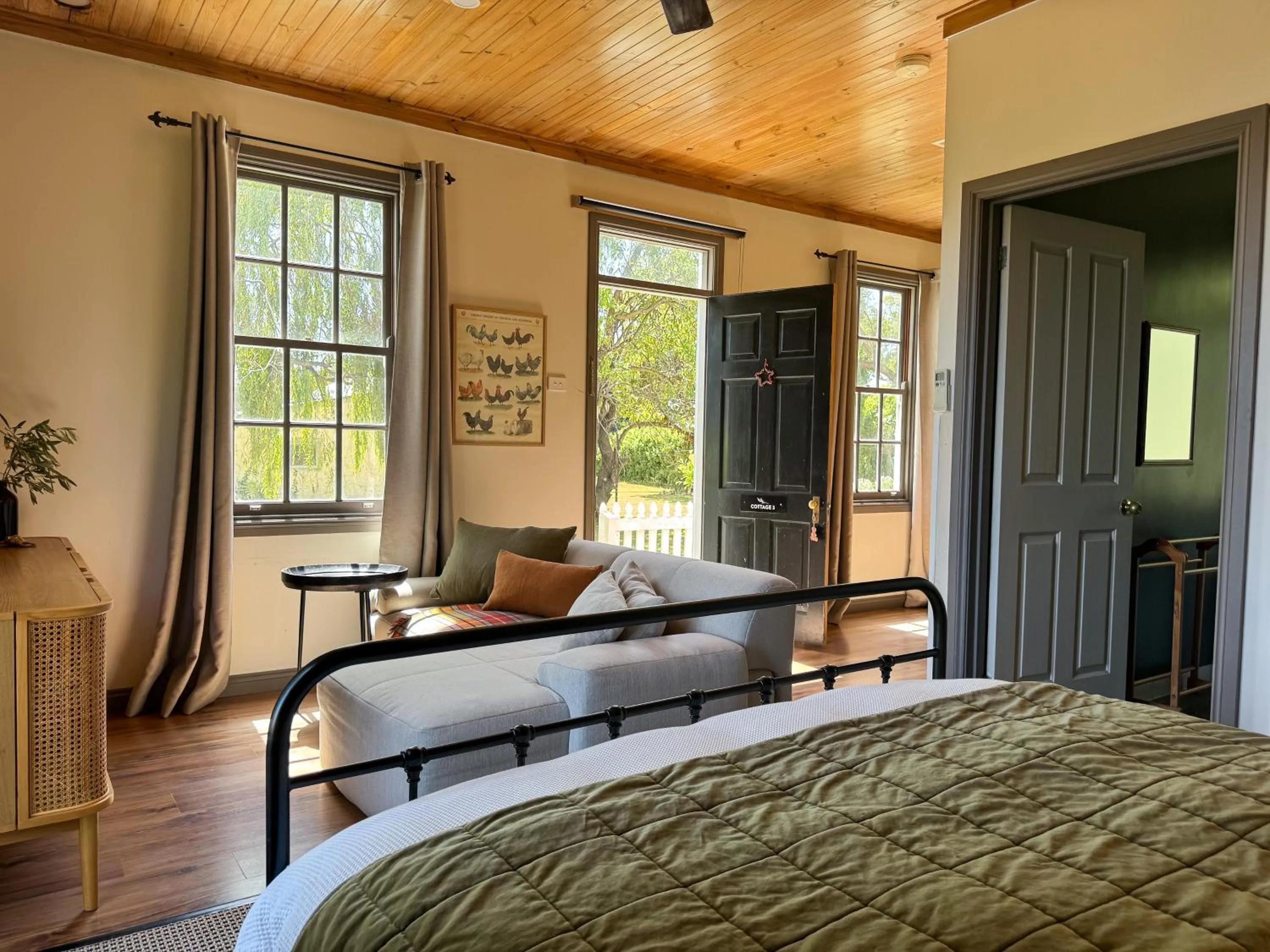 Bed in Clonmara Country House and Cottages