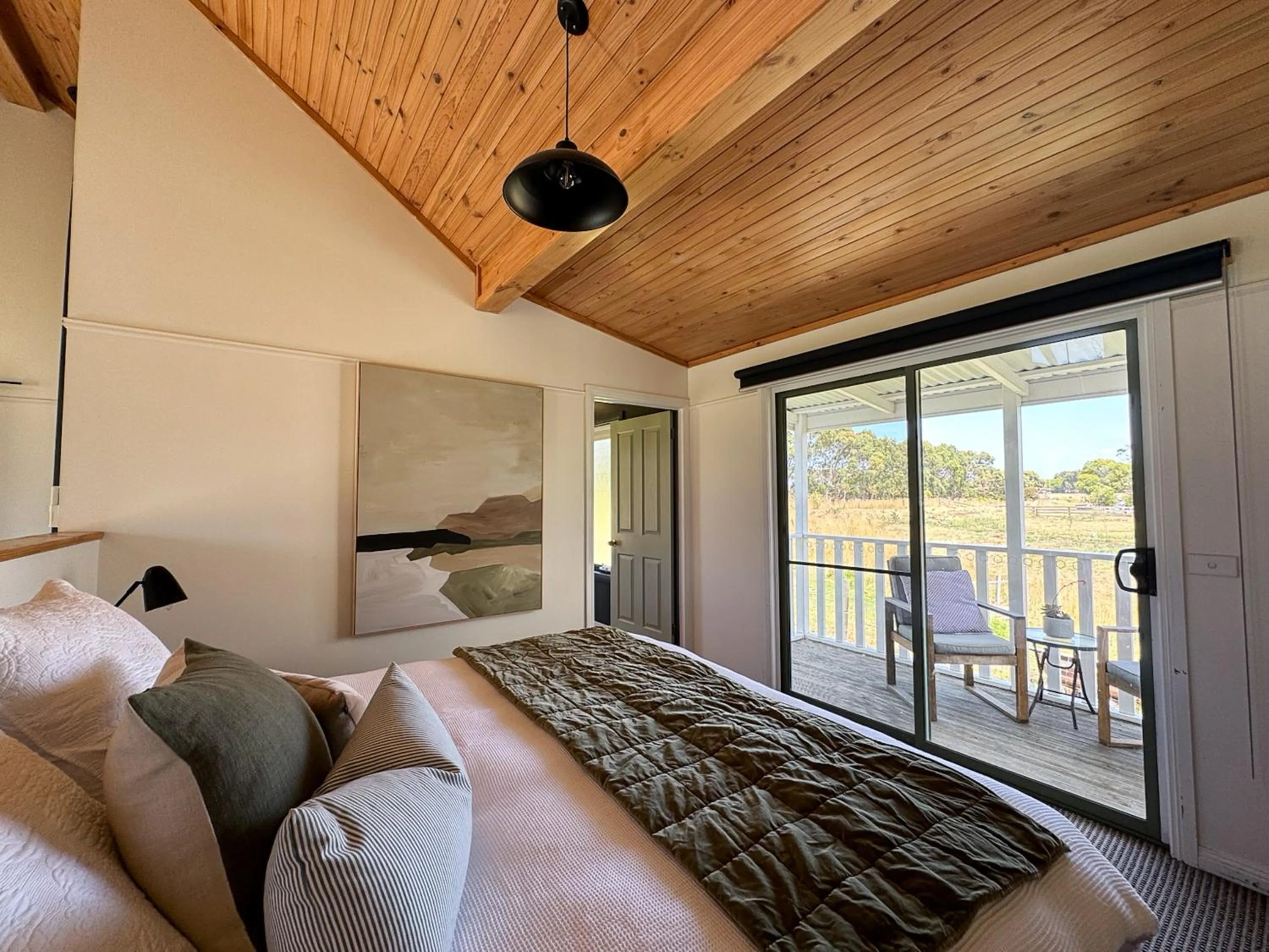 Bed in Clonmara Country House and Cottages