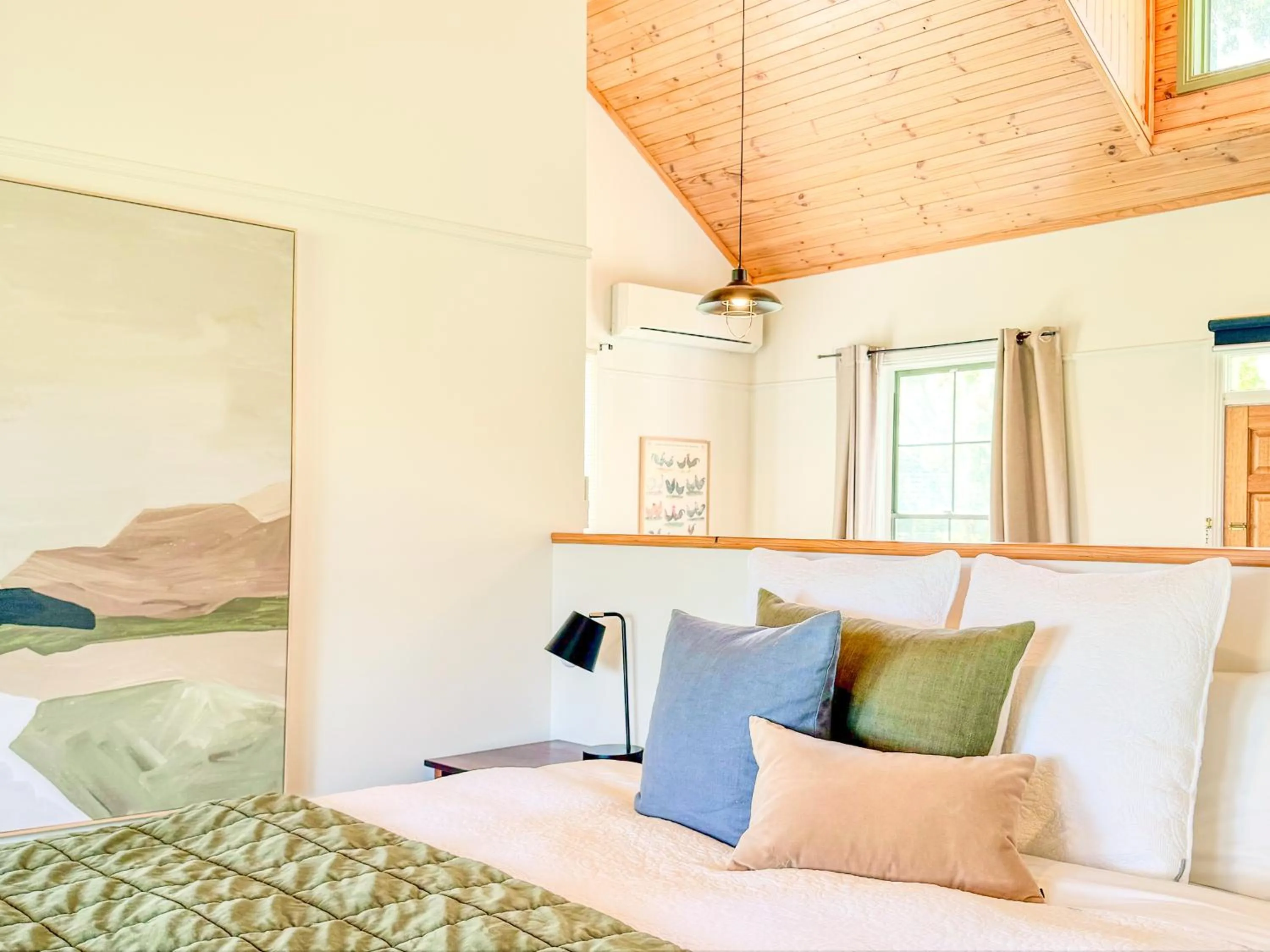 Bed in Clonmara Country House and Cottages