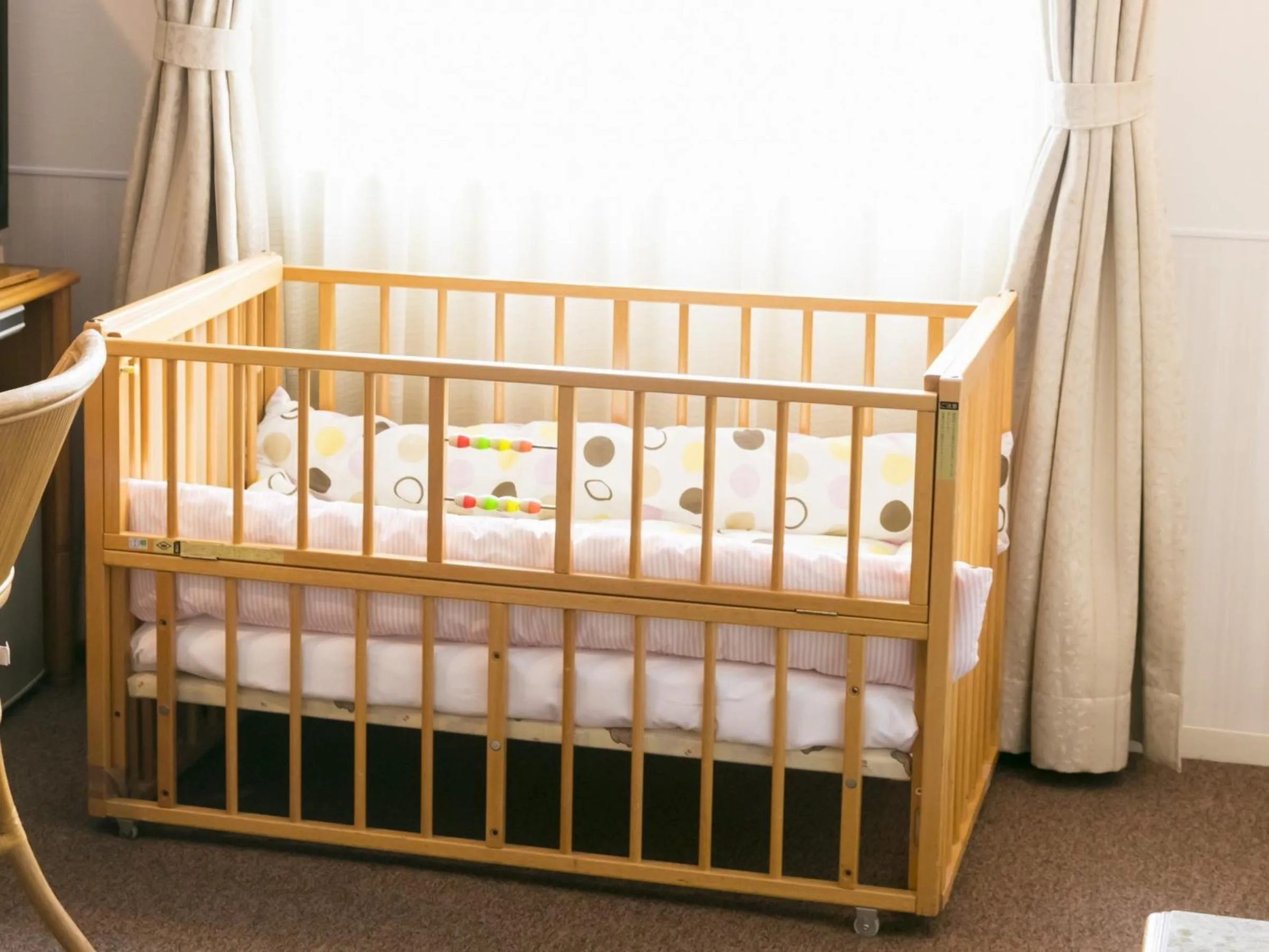 young children, Bed in Hotel Merieges
