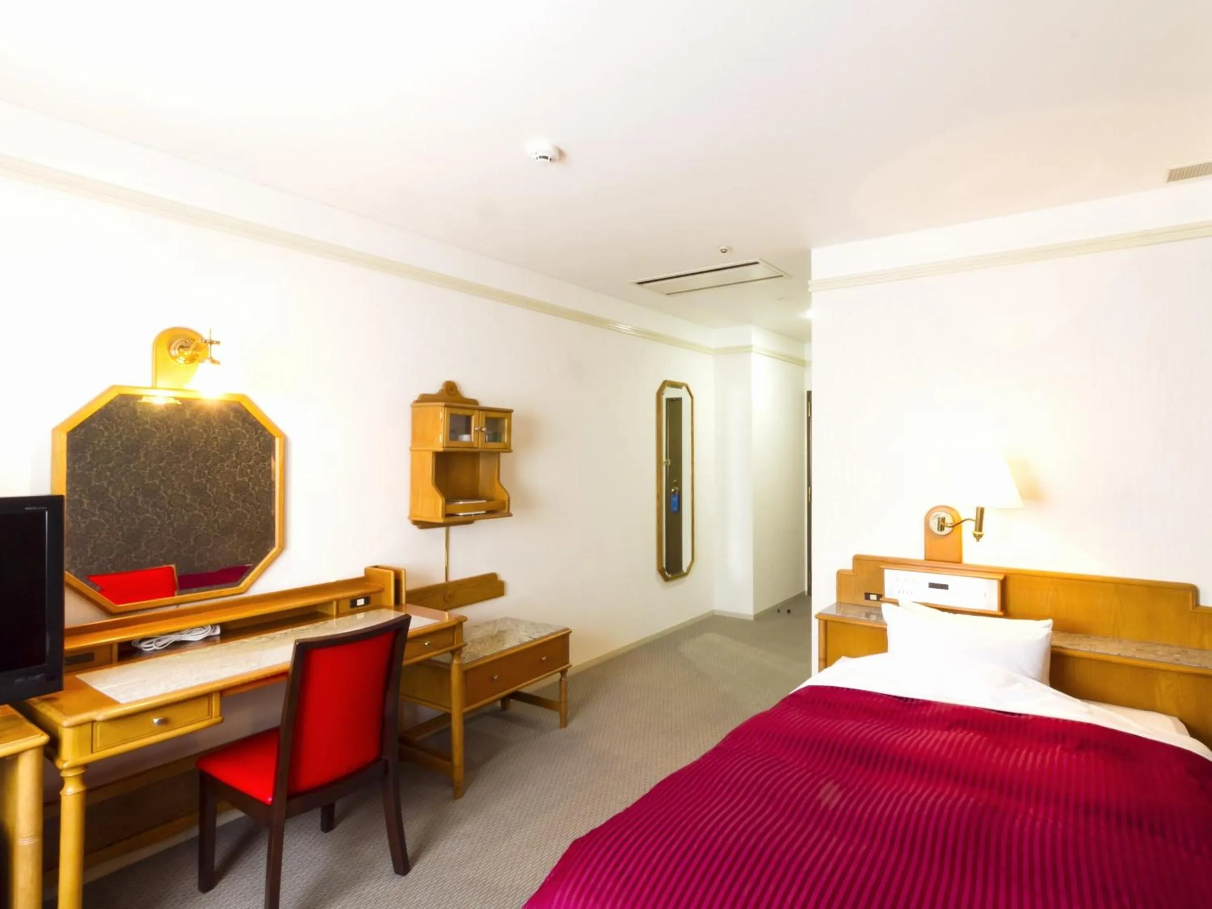 Photo of the whole room, Bed in Hotel Merieges