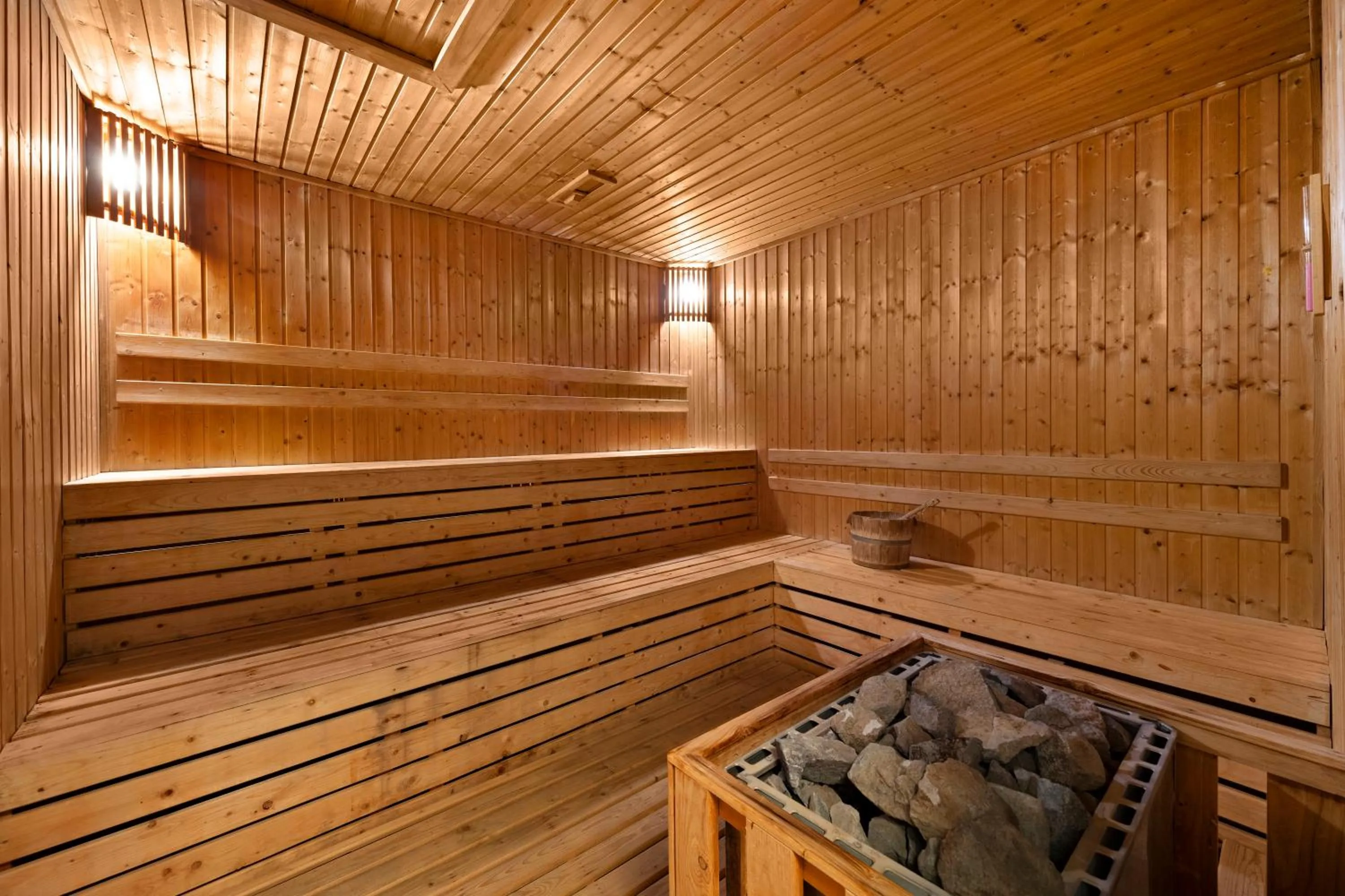 Sauna in Grande Centre Point Hotel Terminal21