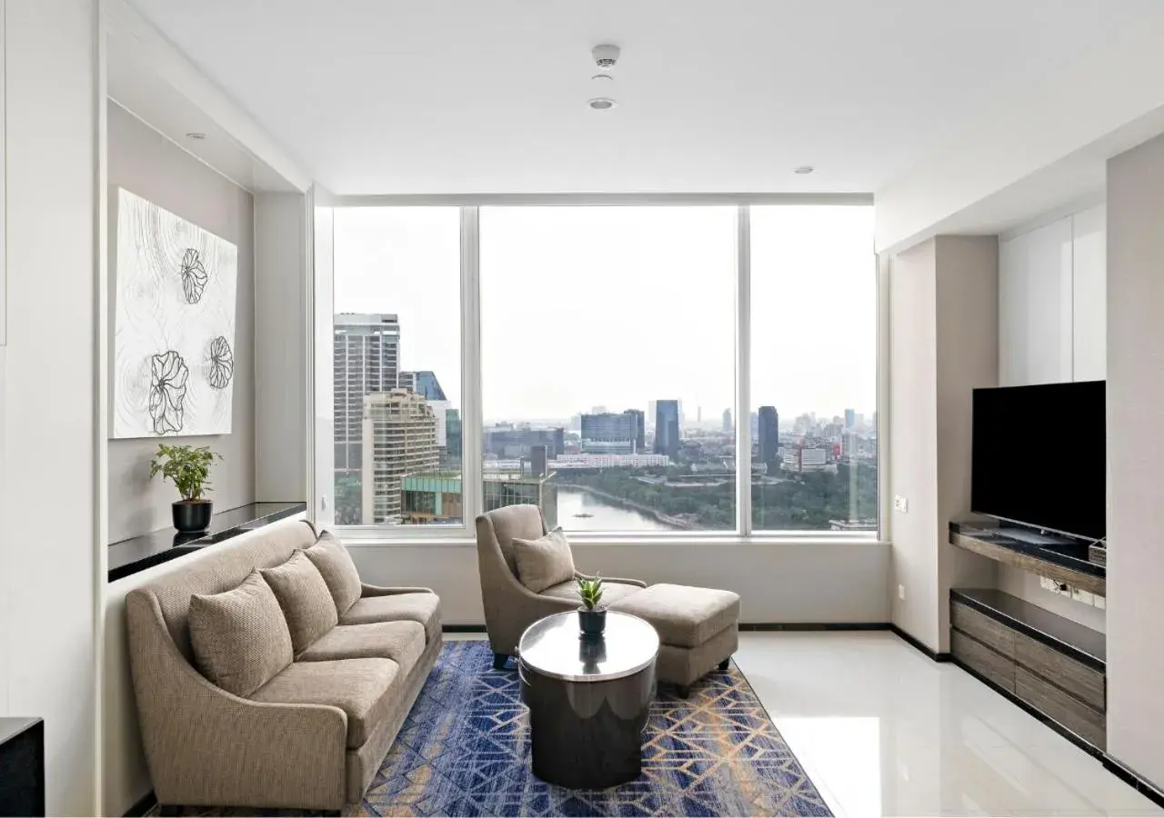 Executive Suite in Grande Centre Point Hotel Terminal21 Executive Suite in Grande Centre Point Hotel Terminal21