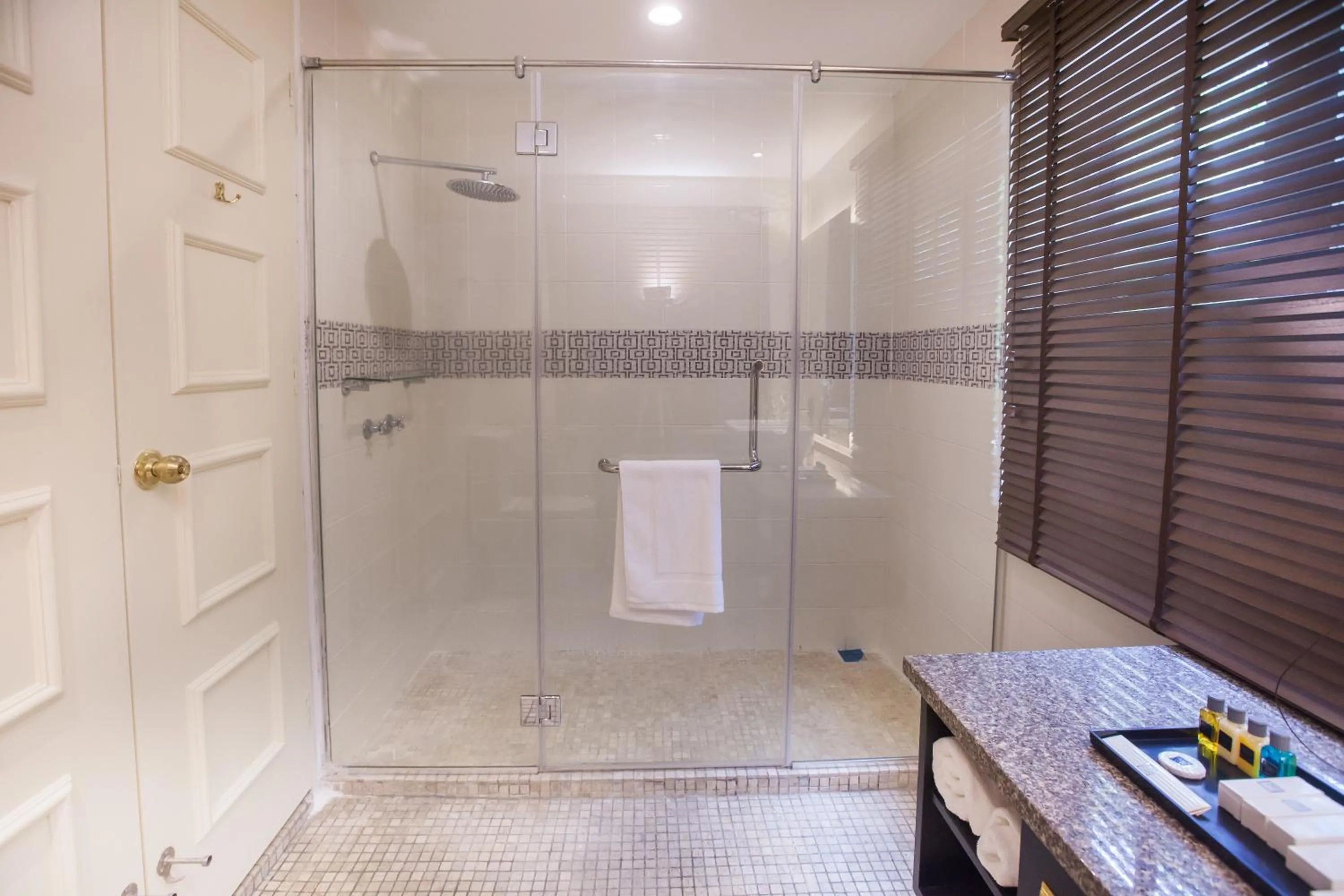 Bathroom in Apple Heritage Hotel