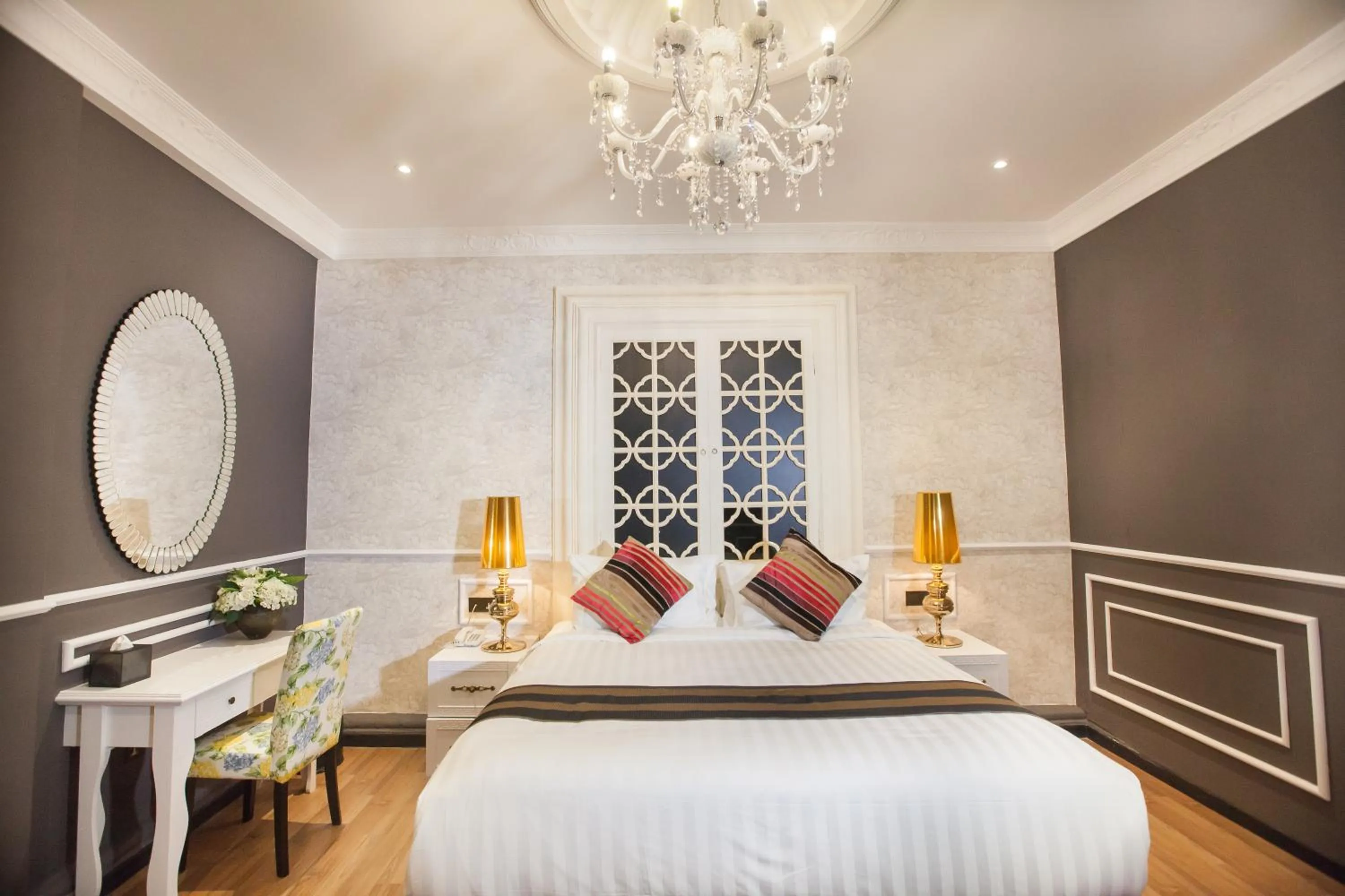 Photo of the whole room, Bed in Apple Heritage Hotel