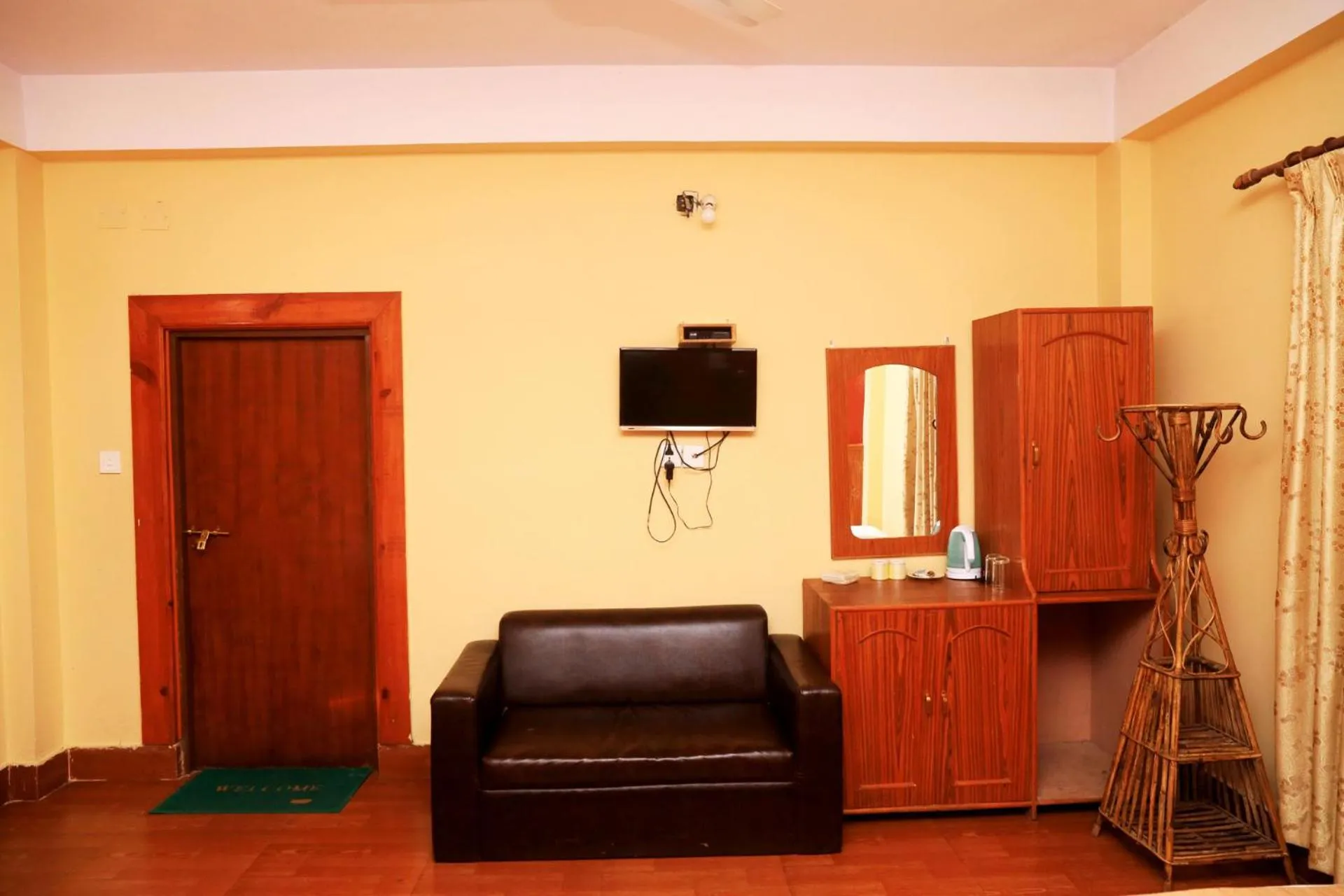 TV and multimedia in Chitwan Forest Resort with swimming pool , Chitwan National Park