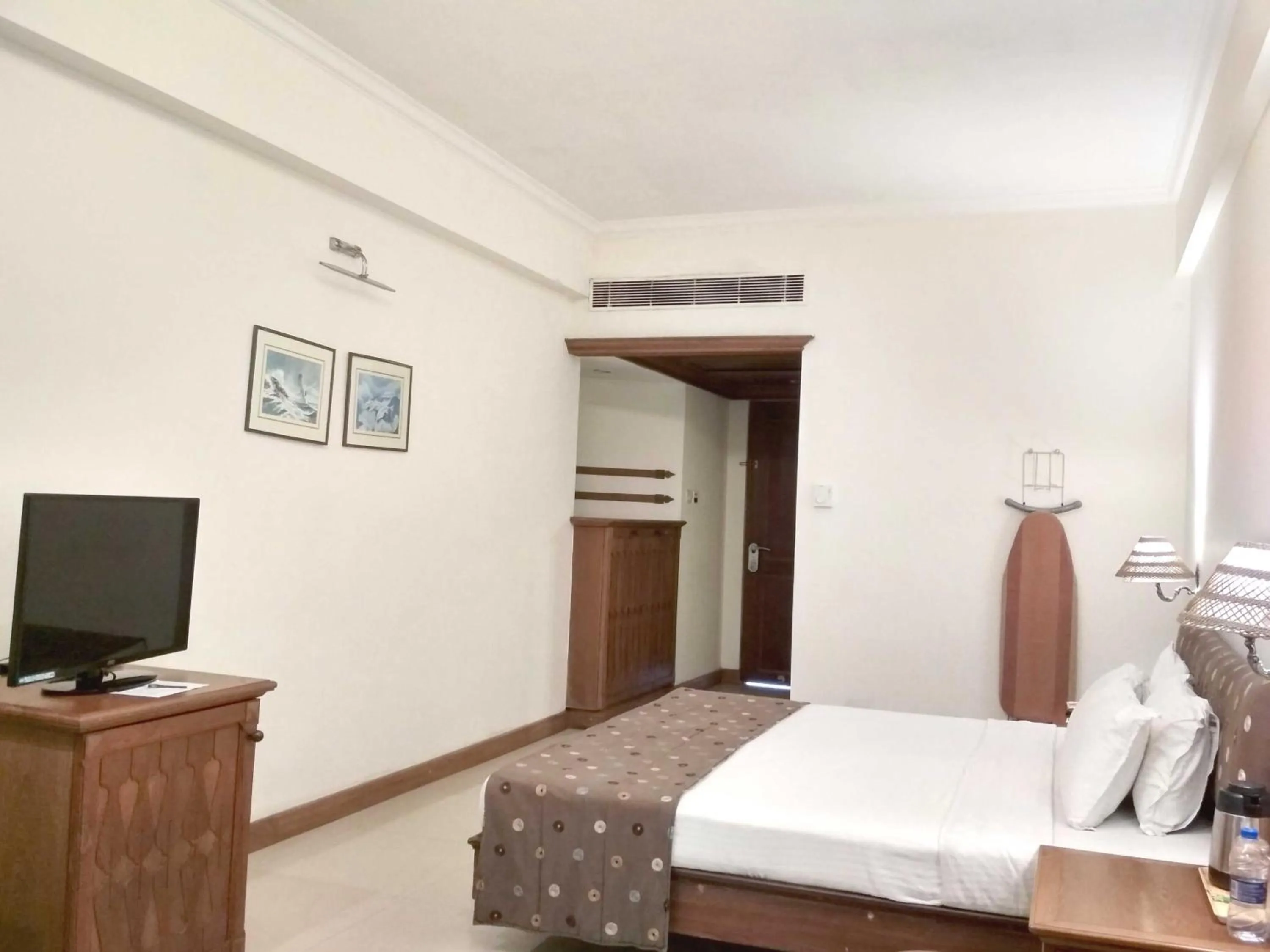 Photo of the whole room, TV/Entertainment Center in Hindustan Beach Retreat