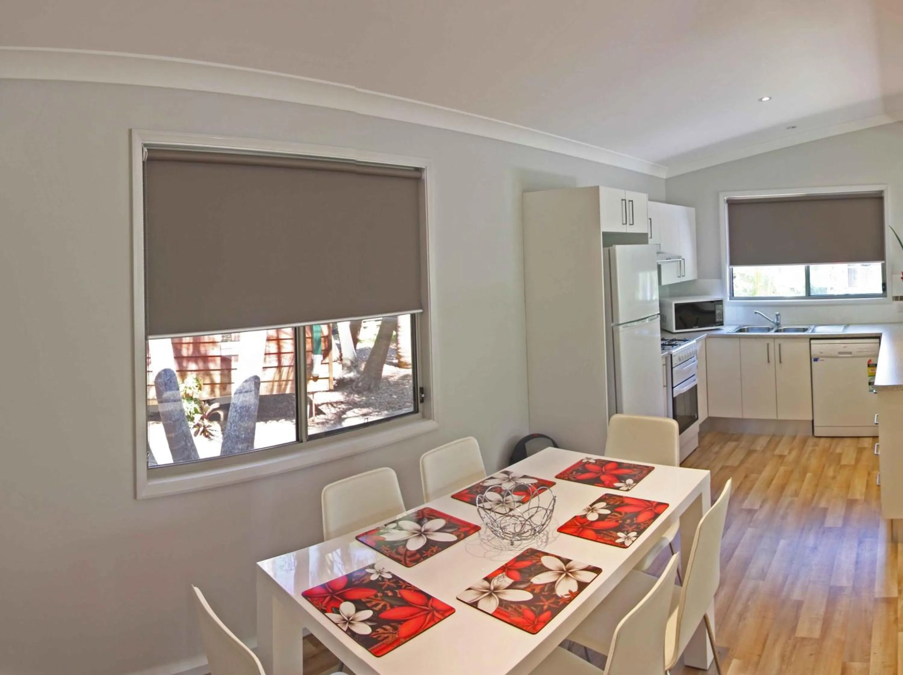 Dining area in The Palms At Avoca