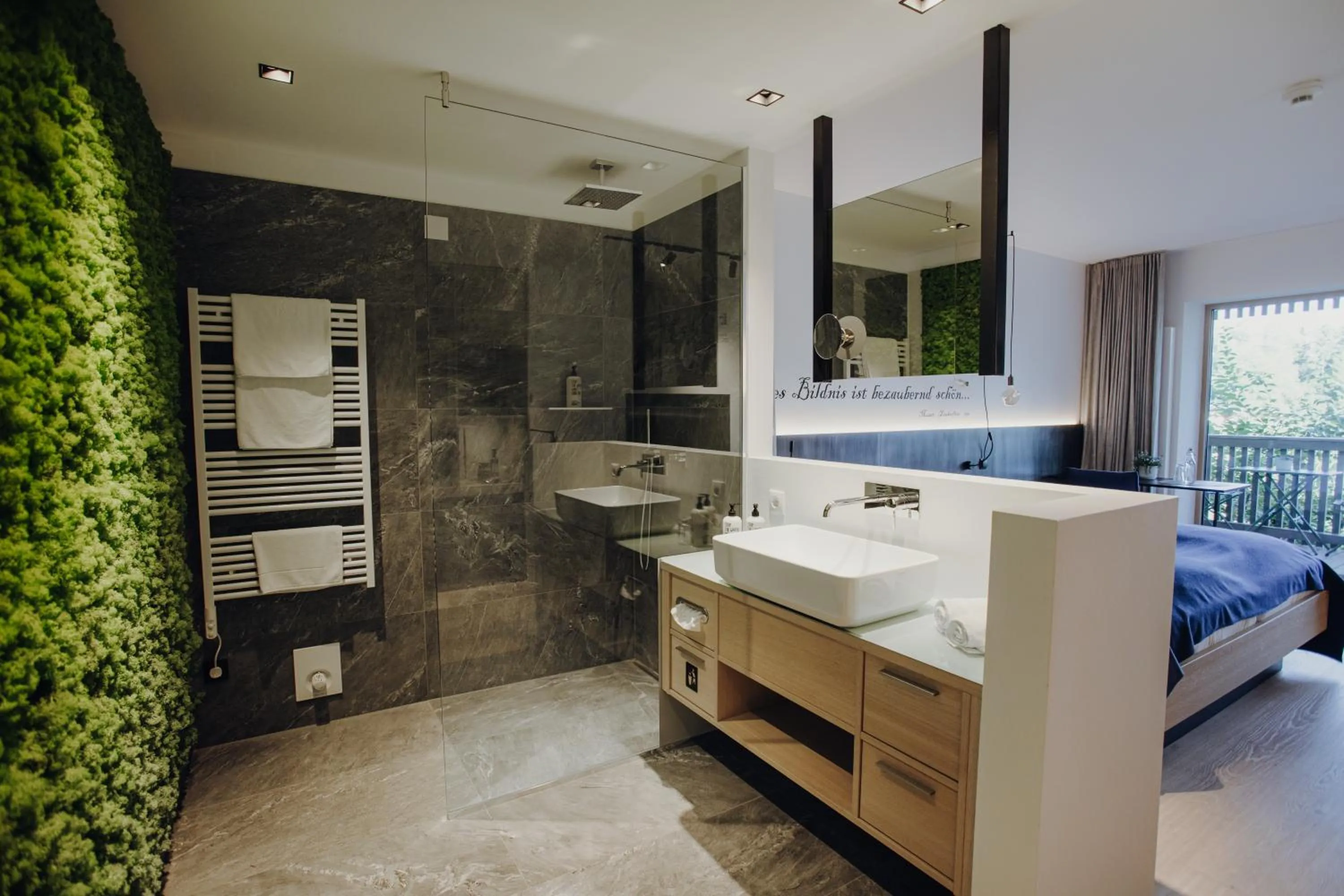 Bathroom, Bed in Langwies Genussherberge