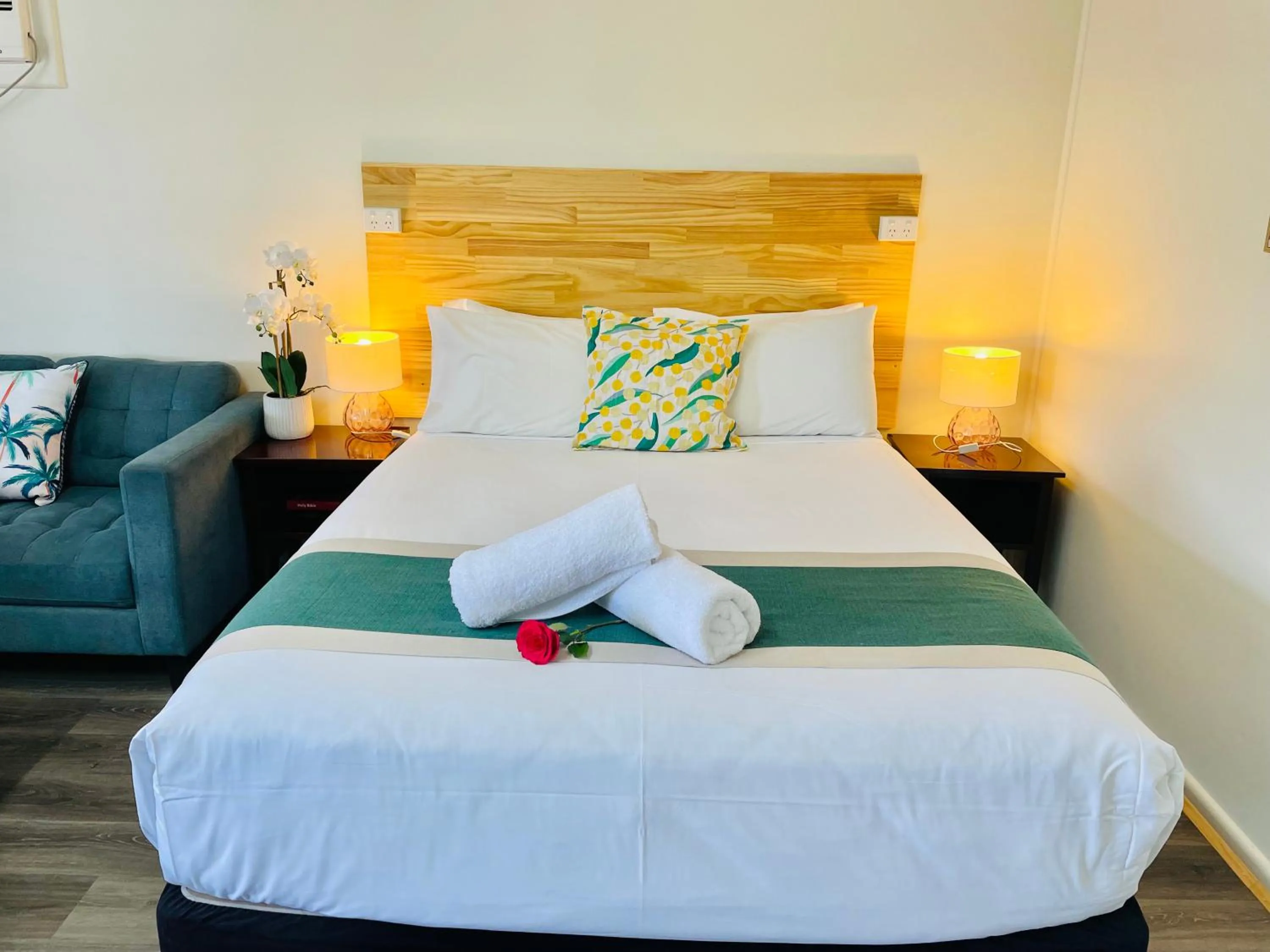 Bed in Highway Motor Inn Taree