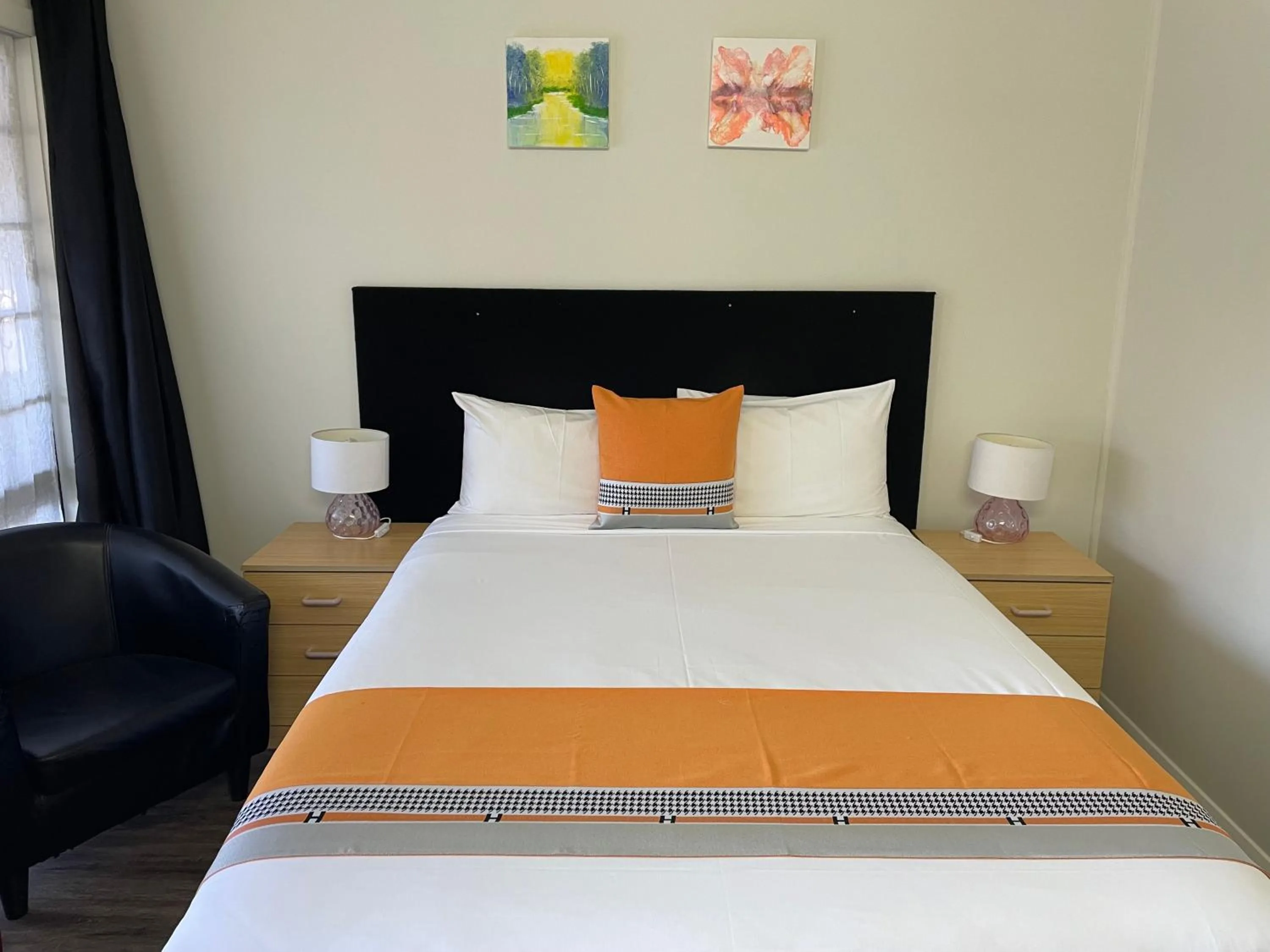 Bed in Highway Motor Inn Taree