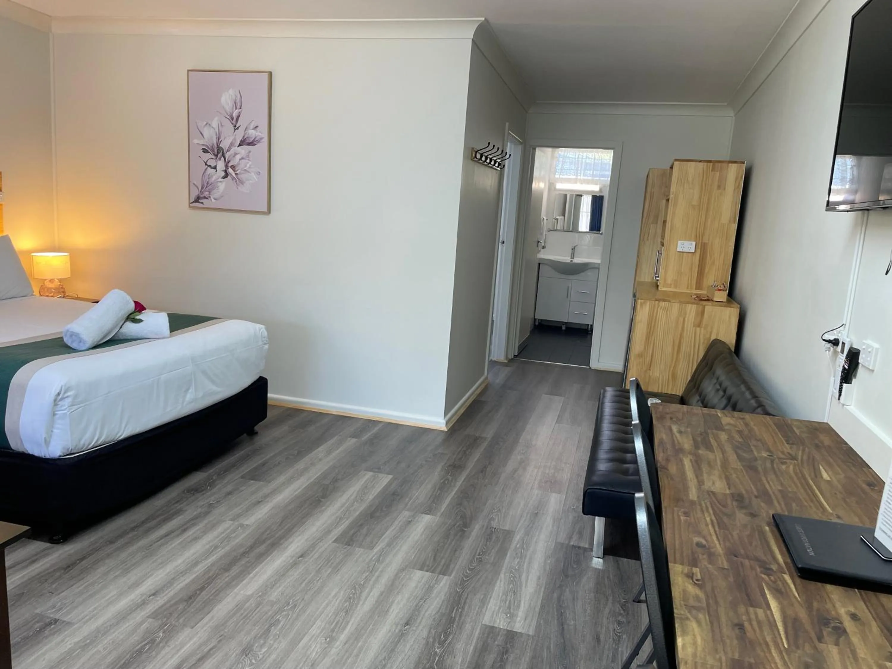 Bedroom, Bed in Highway Motor Inn Taree