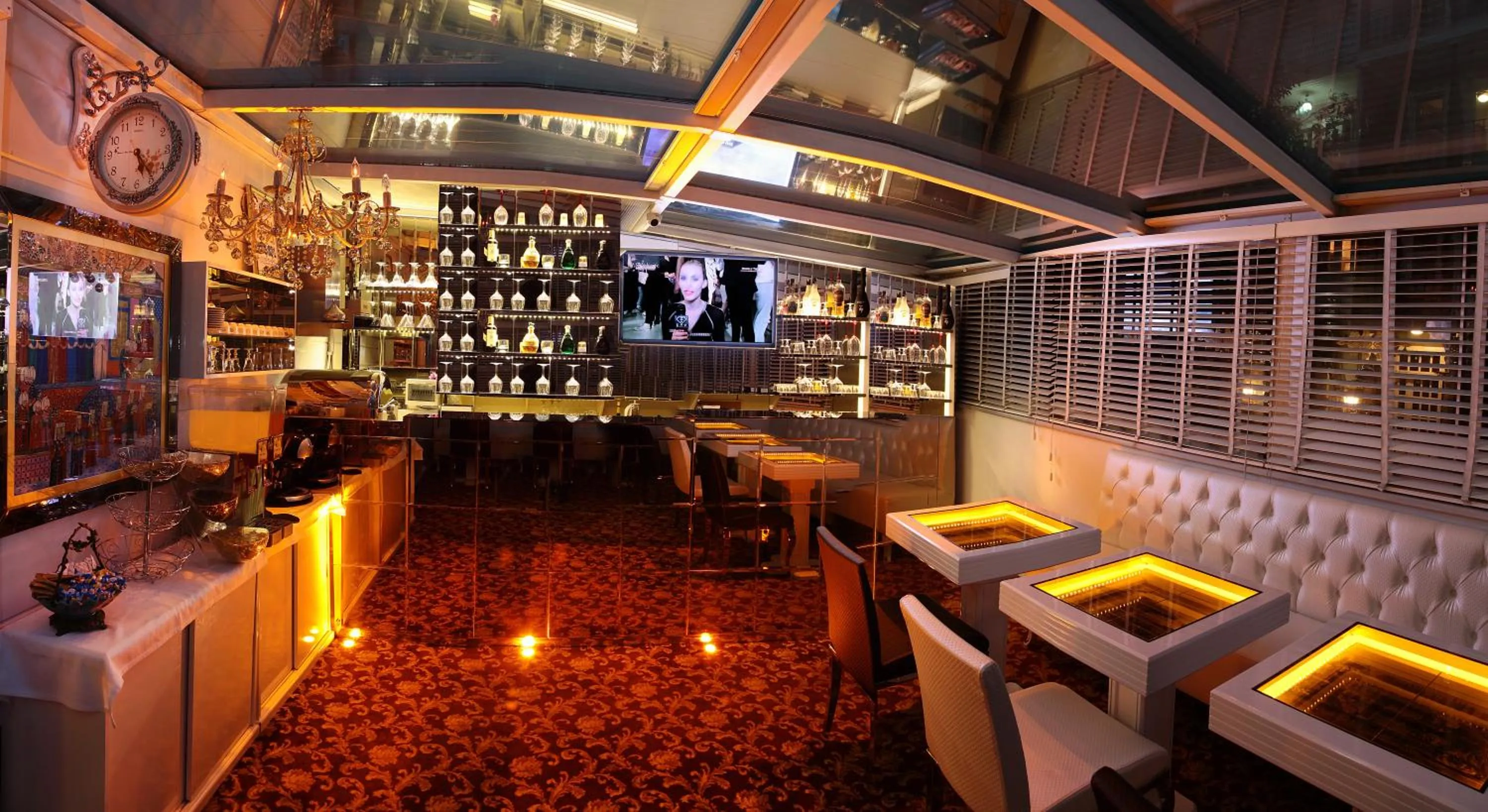 Lounge or bar in Sultan Tughra Hotel