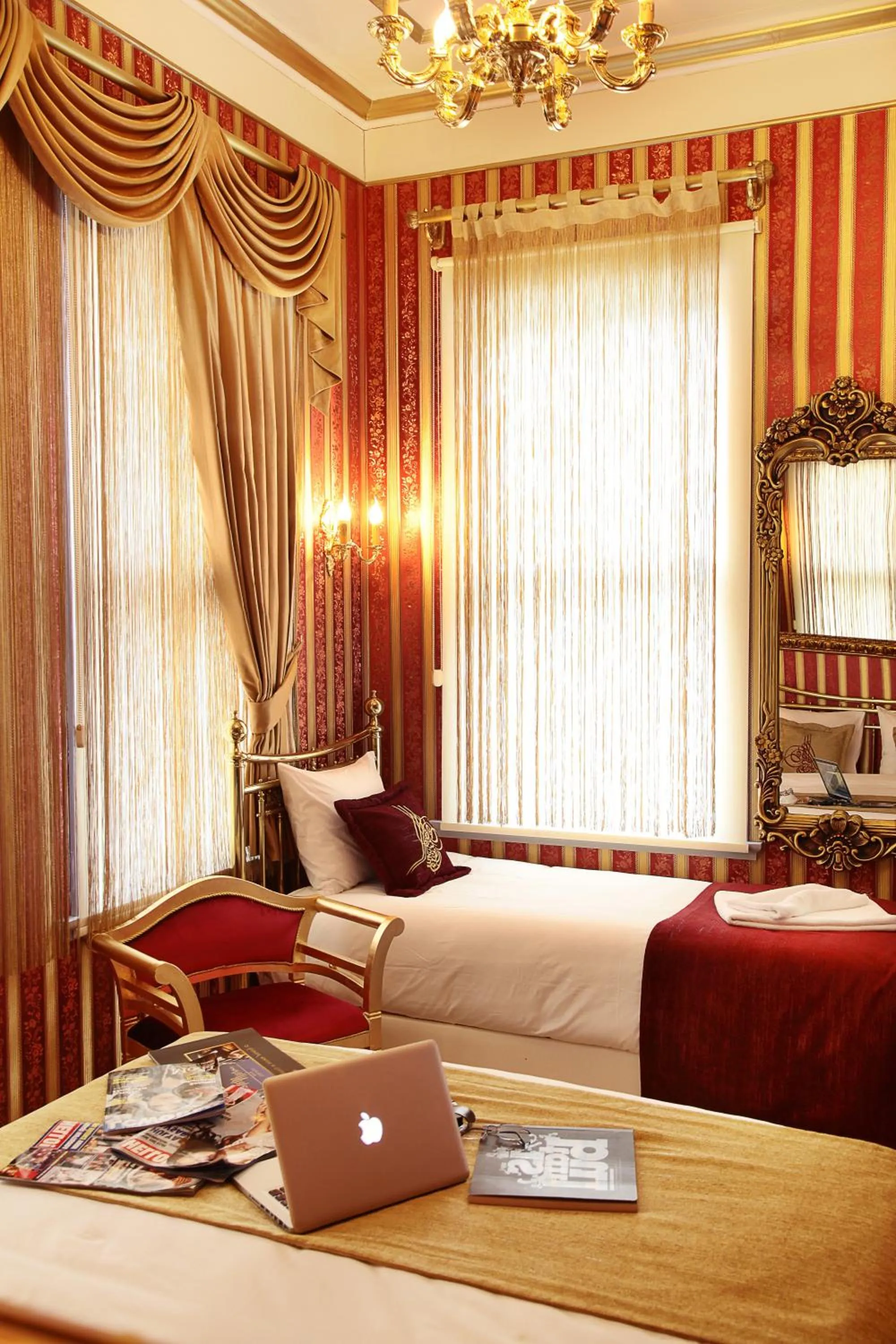 Photo of the whole room, Bed in Sultan Tughra Hotel