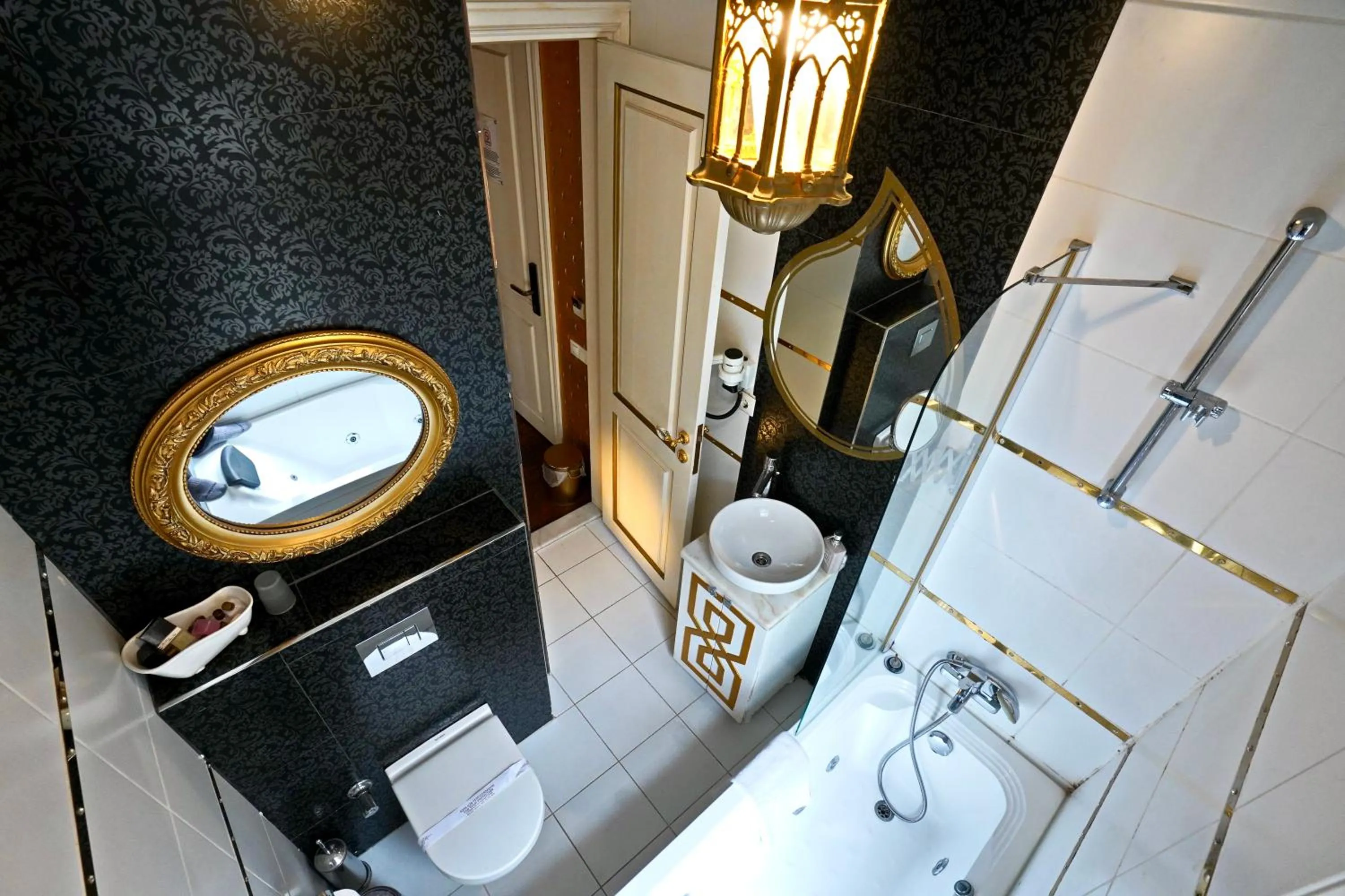 Bathroom in Sultan Tughra Hotel