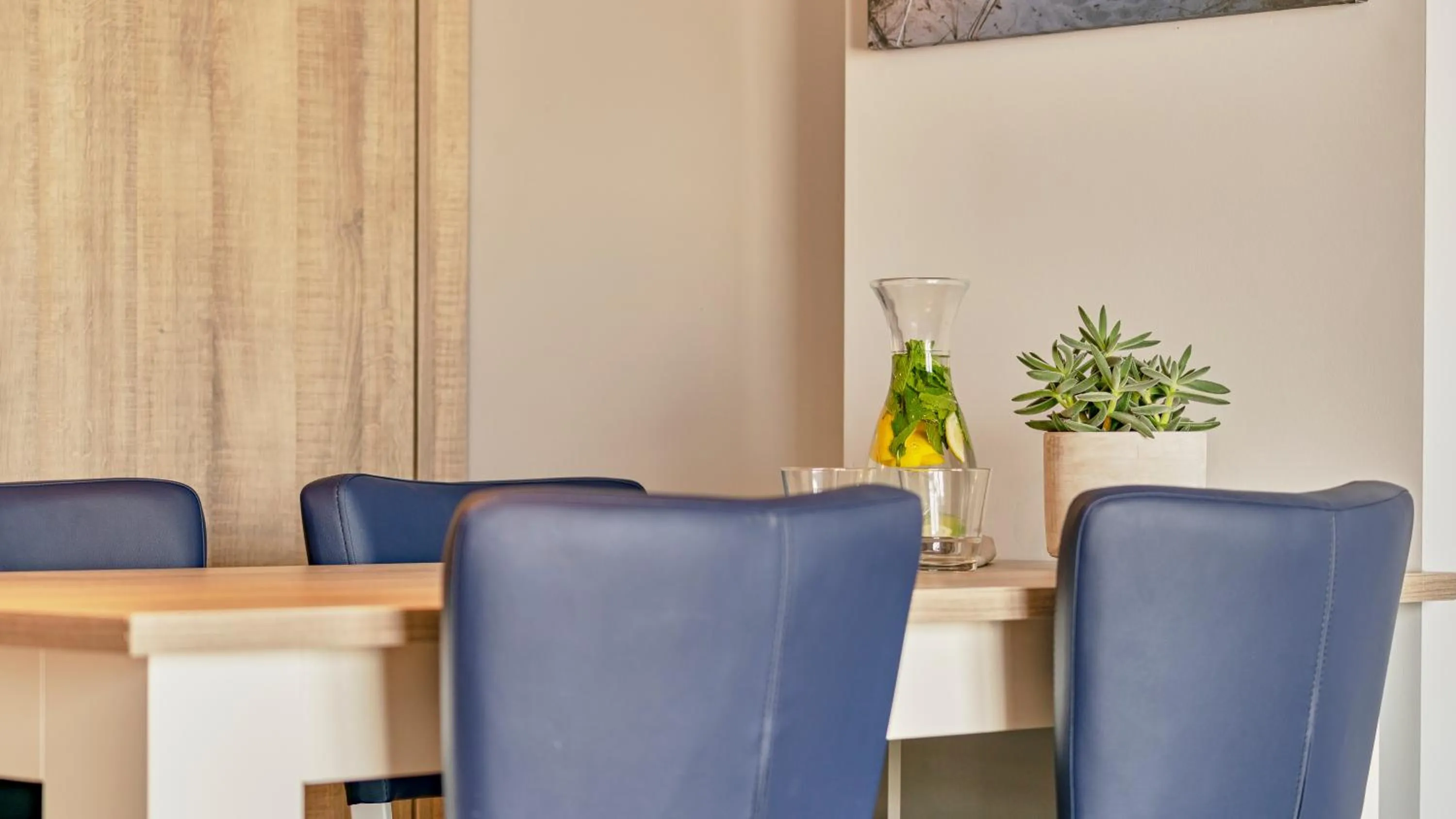 Dining area in Holiday Suites Blankenberge