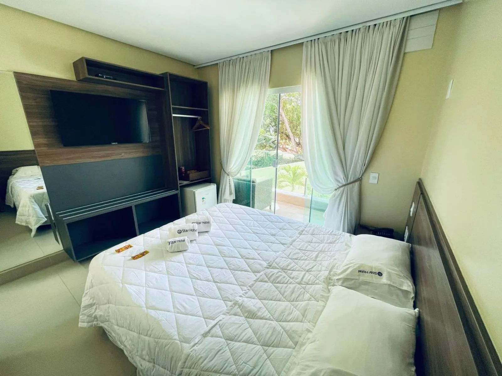 TV and multimedia, Bed in Star Hotel