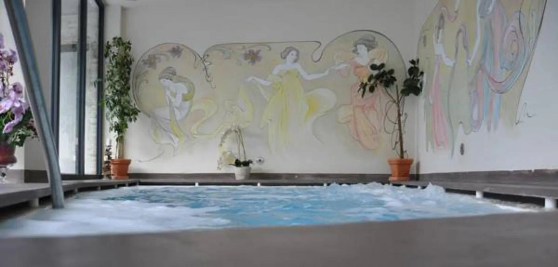 Hot Tub in Alpen Family Hotel Someda