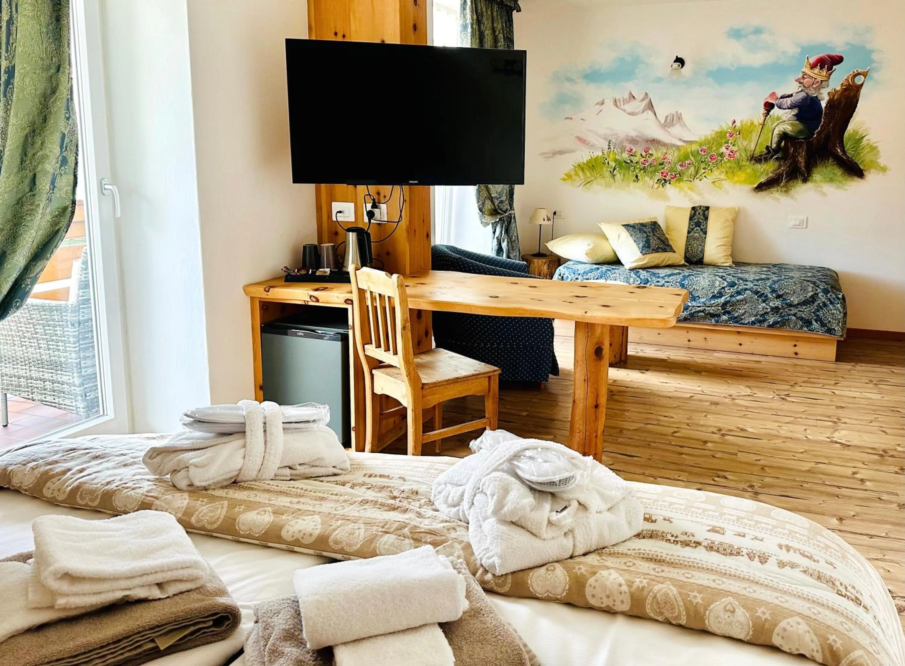 Bedroom, Bed in Alpen Family Hotel Someda