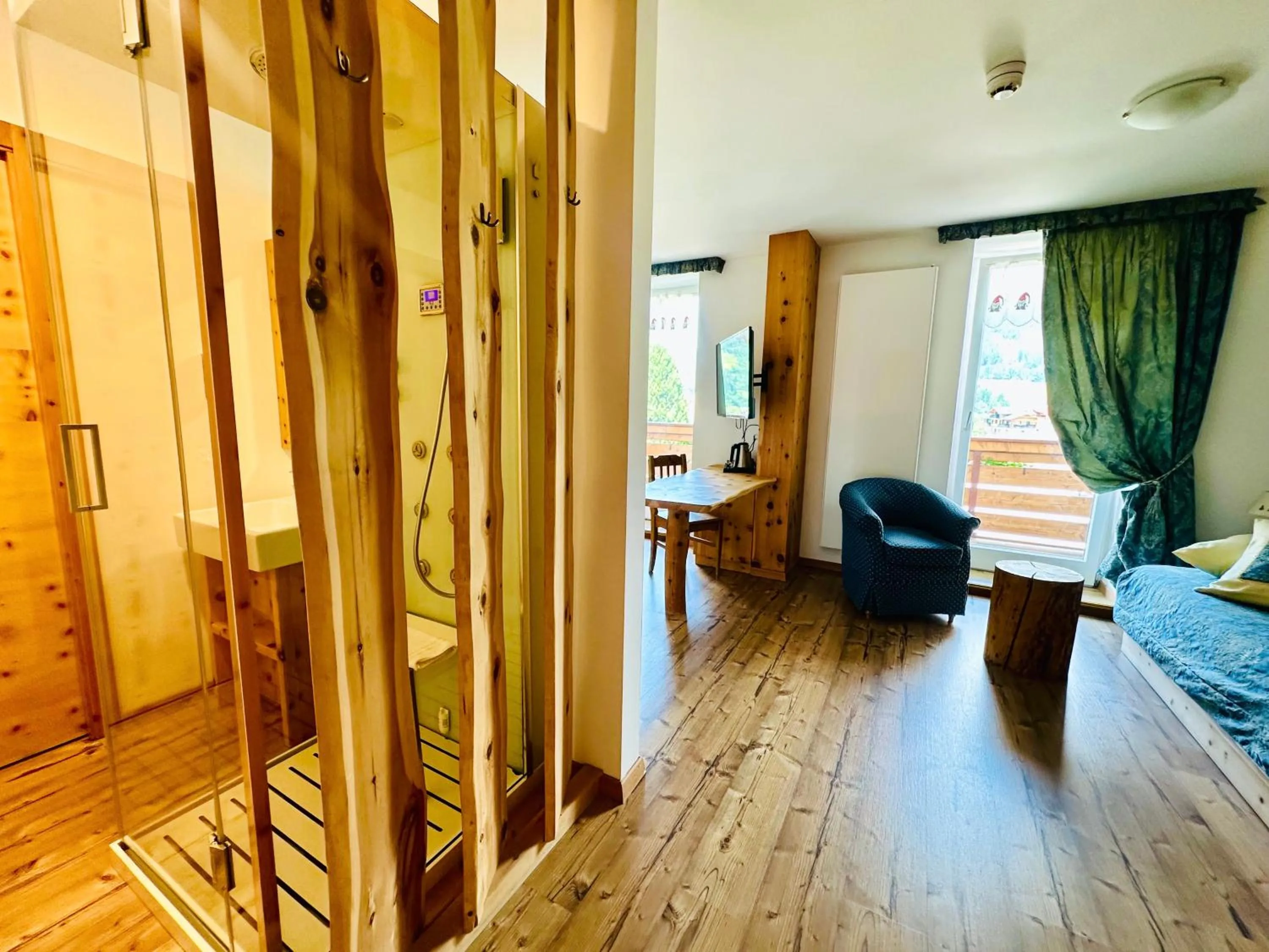 Bedroom in Alpen Family Hotel Someda