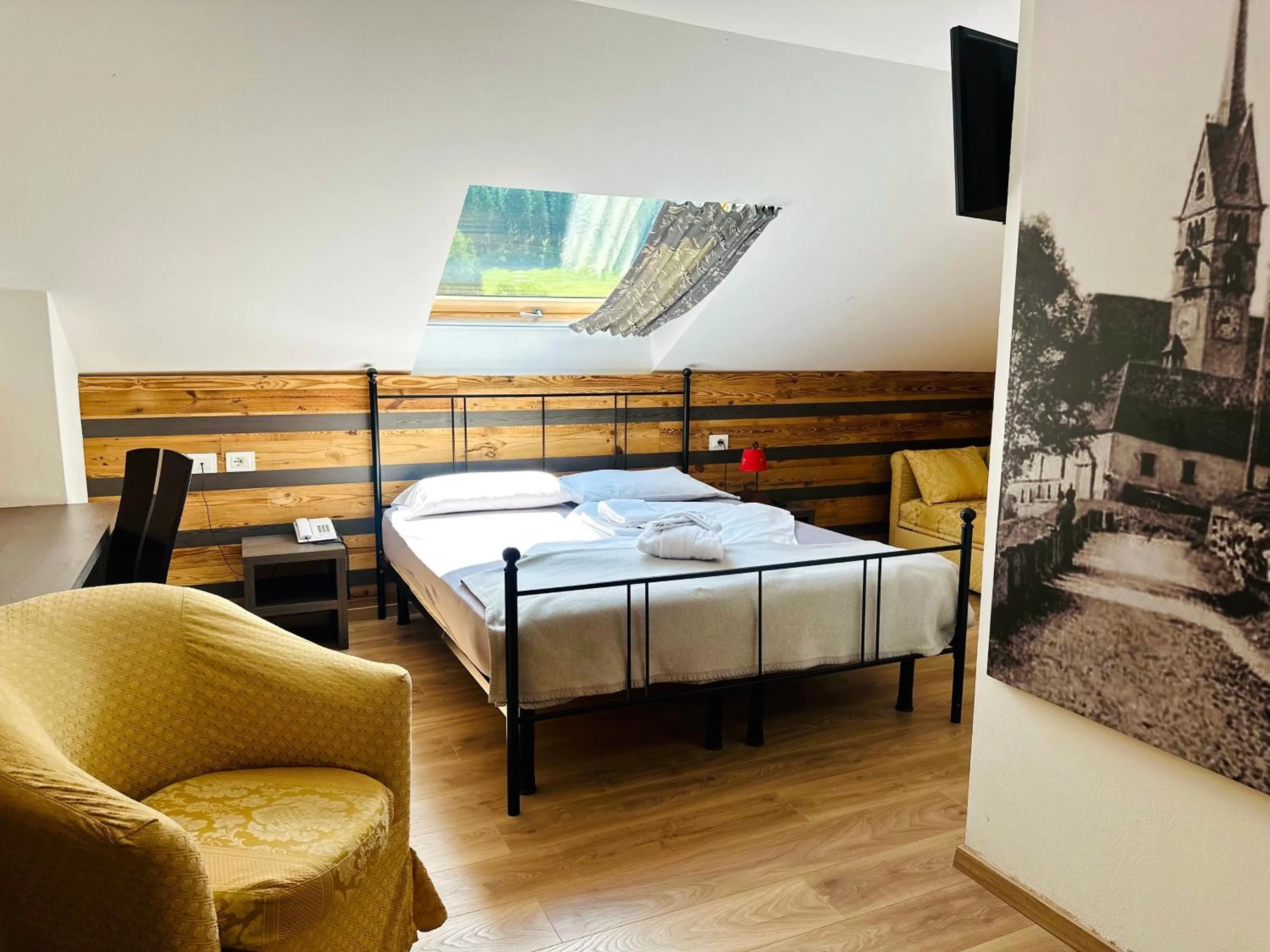 Bedroom, Bed in Alpen Family Hotel Someda