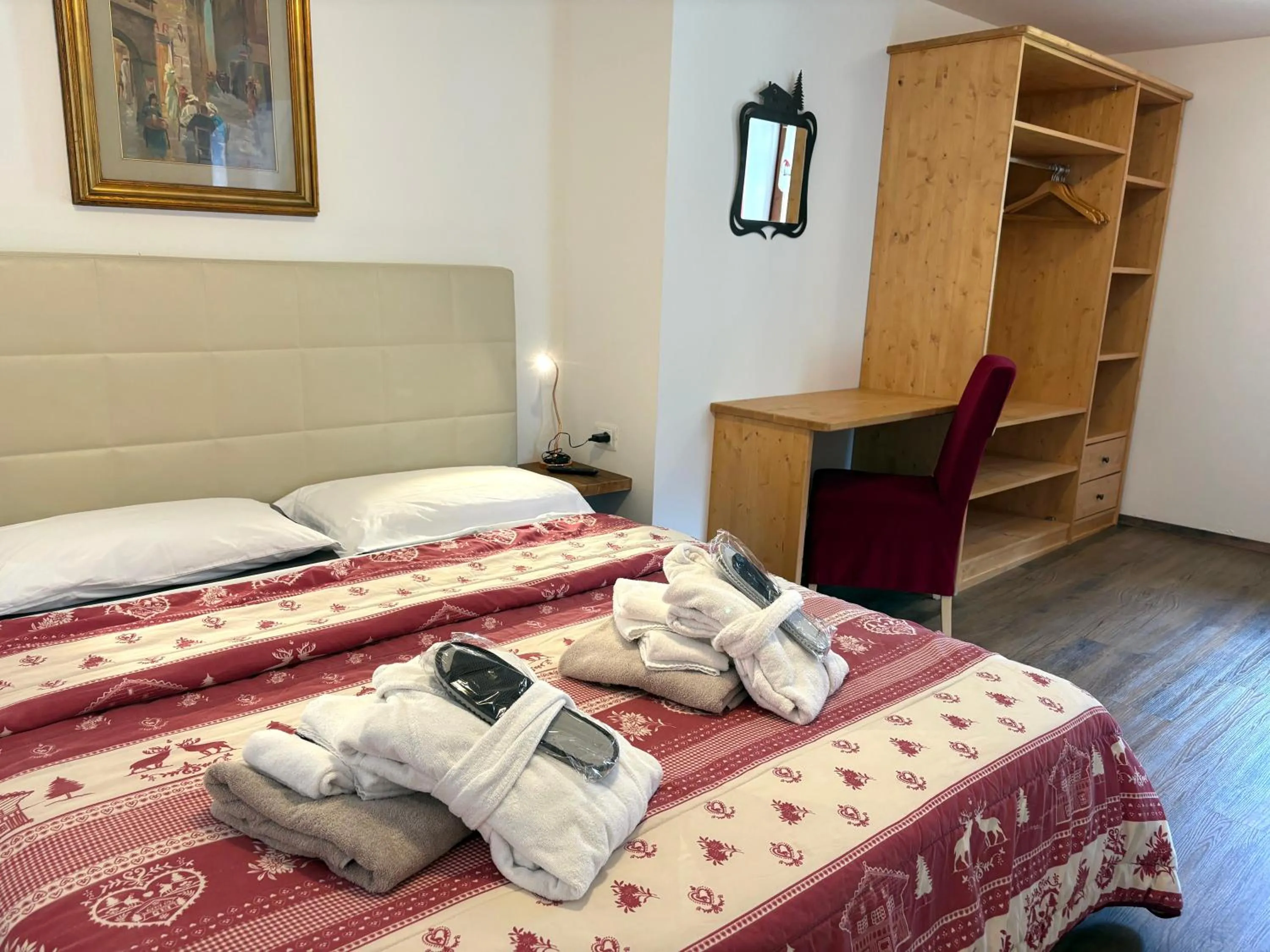 Bedroom, Bed in Alpen Family Hotel Someda