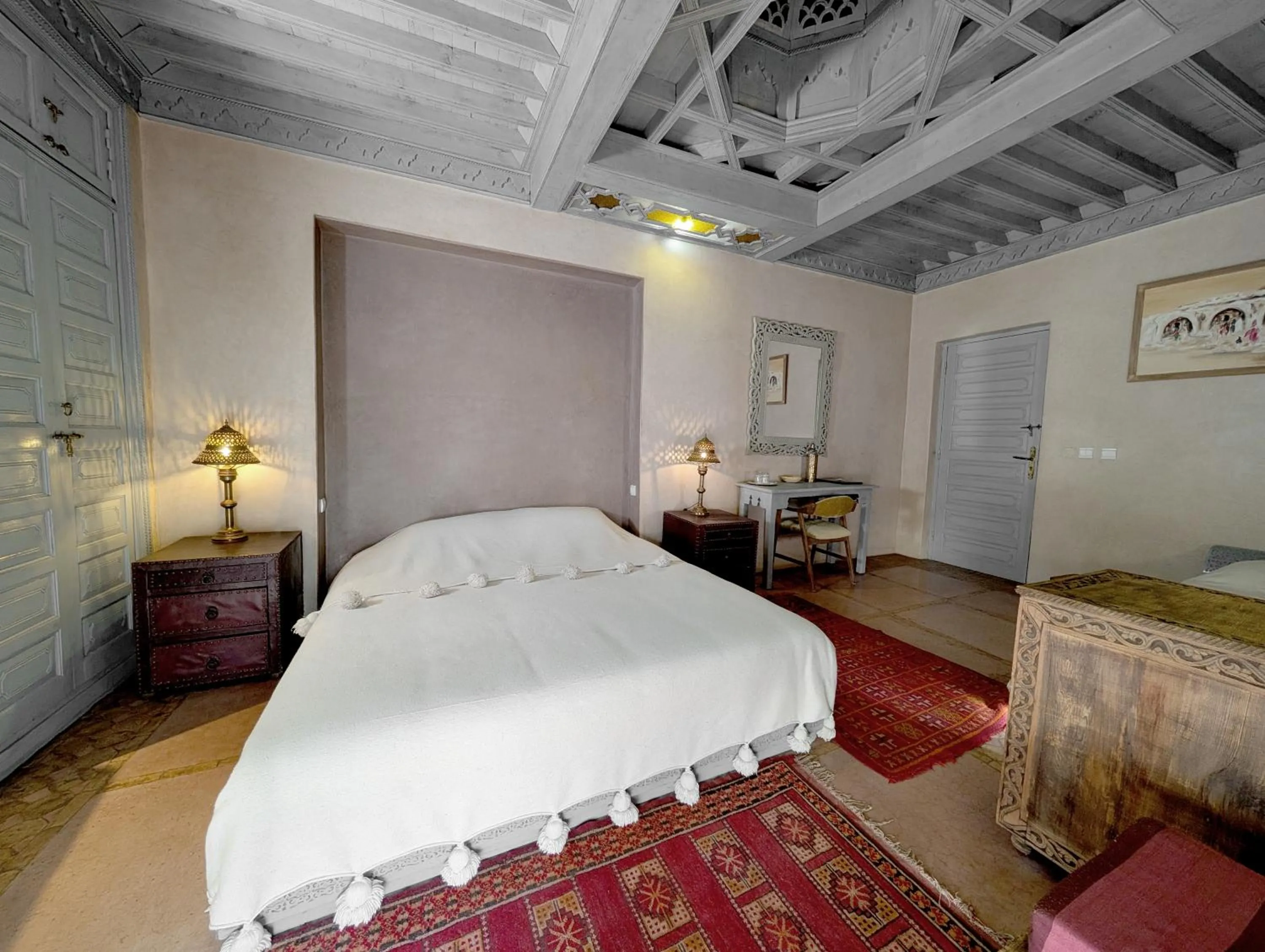 Bed in Riad Slitine & Spa