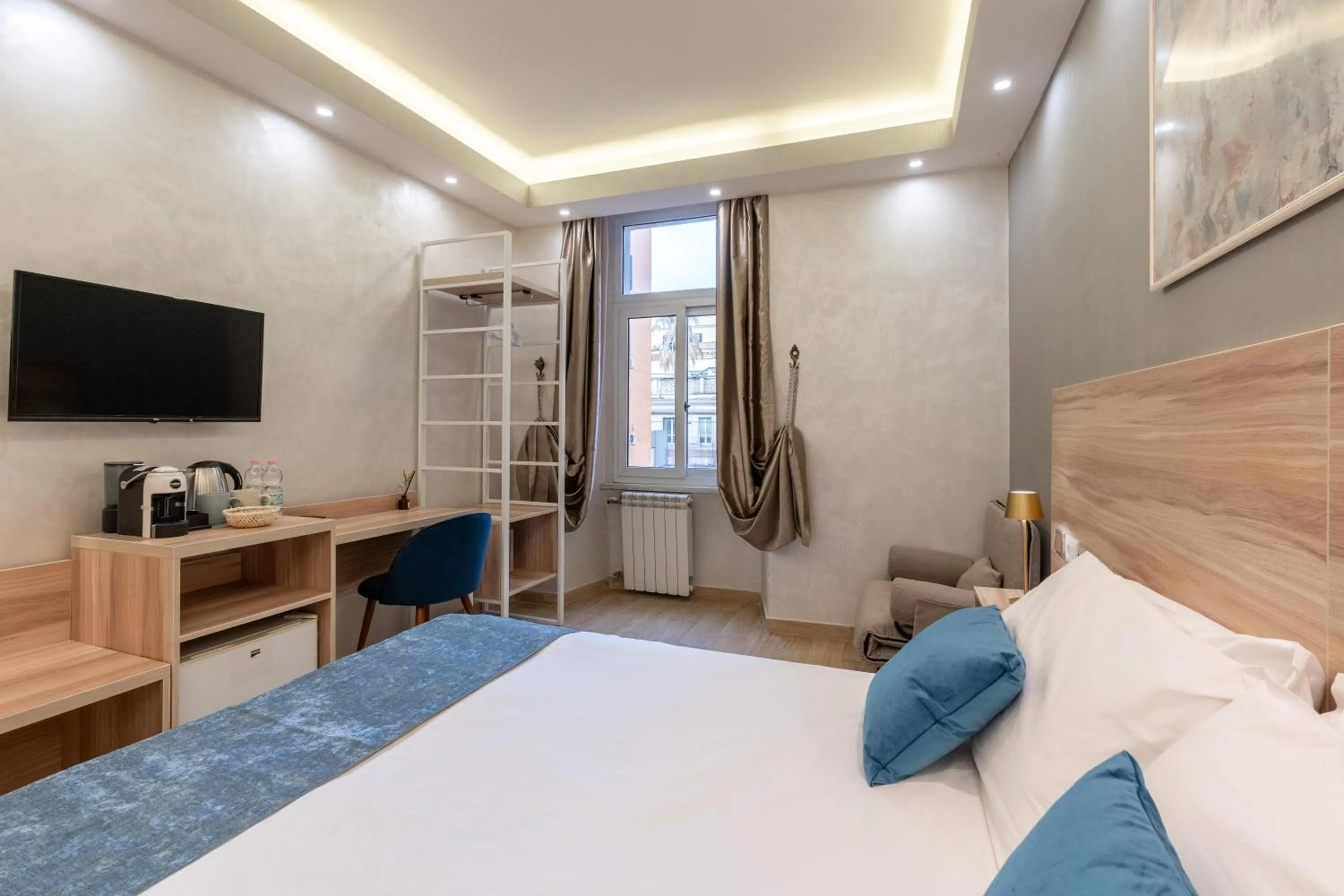 Bed in Rome Love Hotel