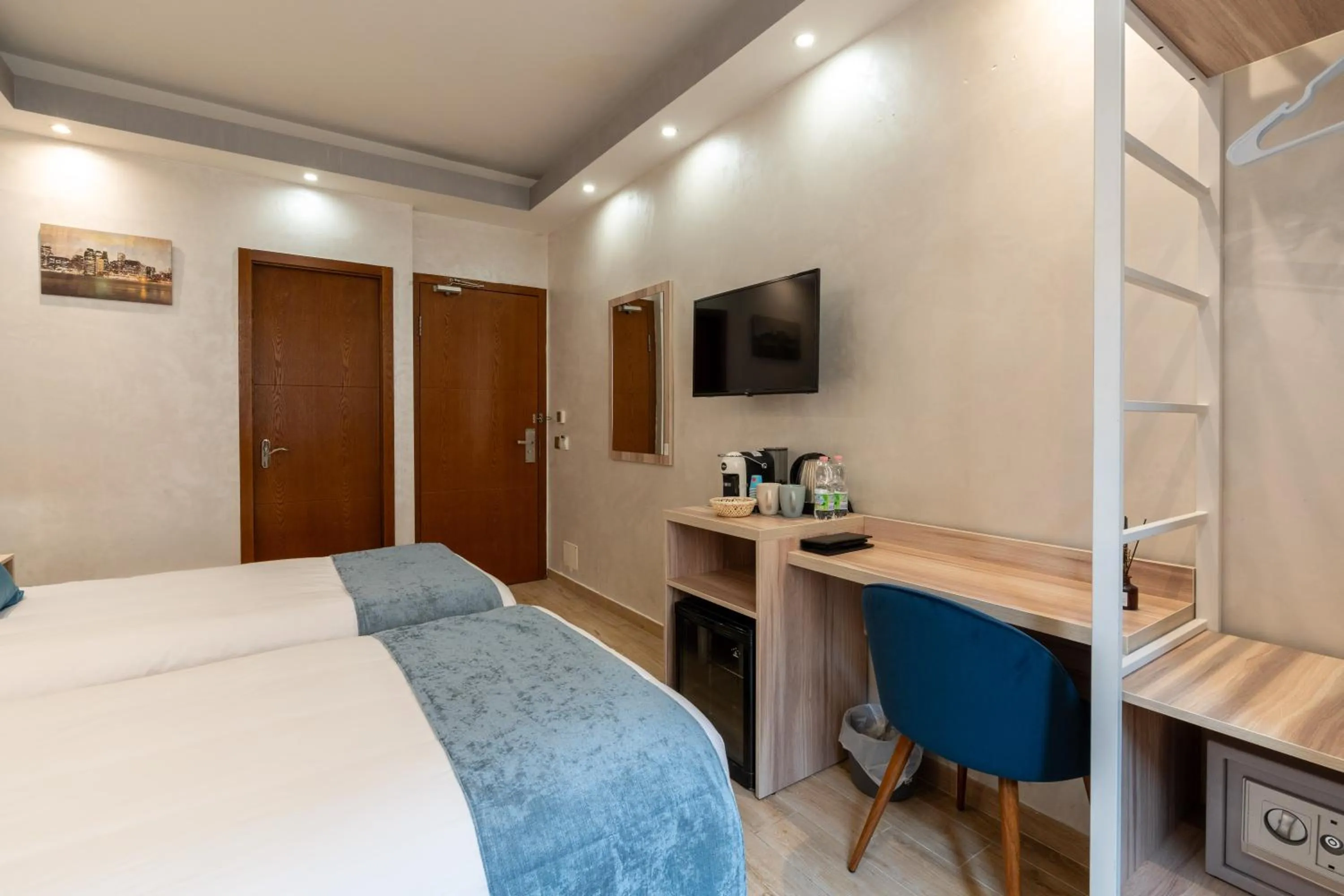 Bed in Rome Love Hotel