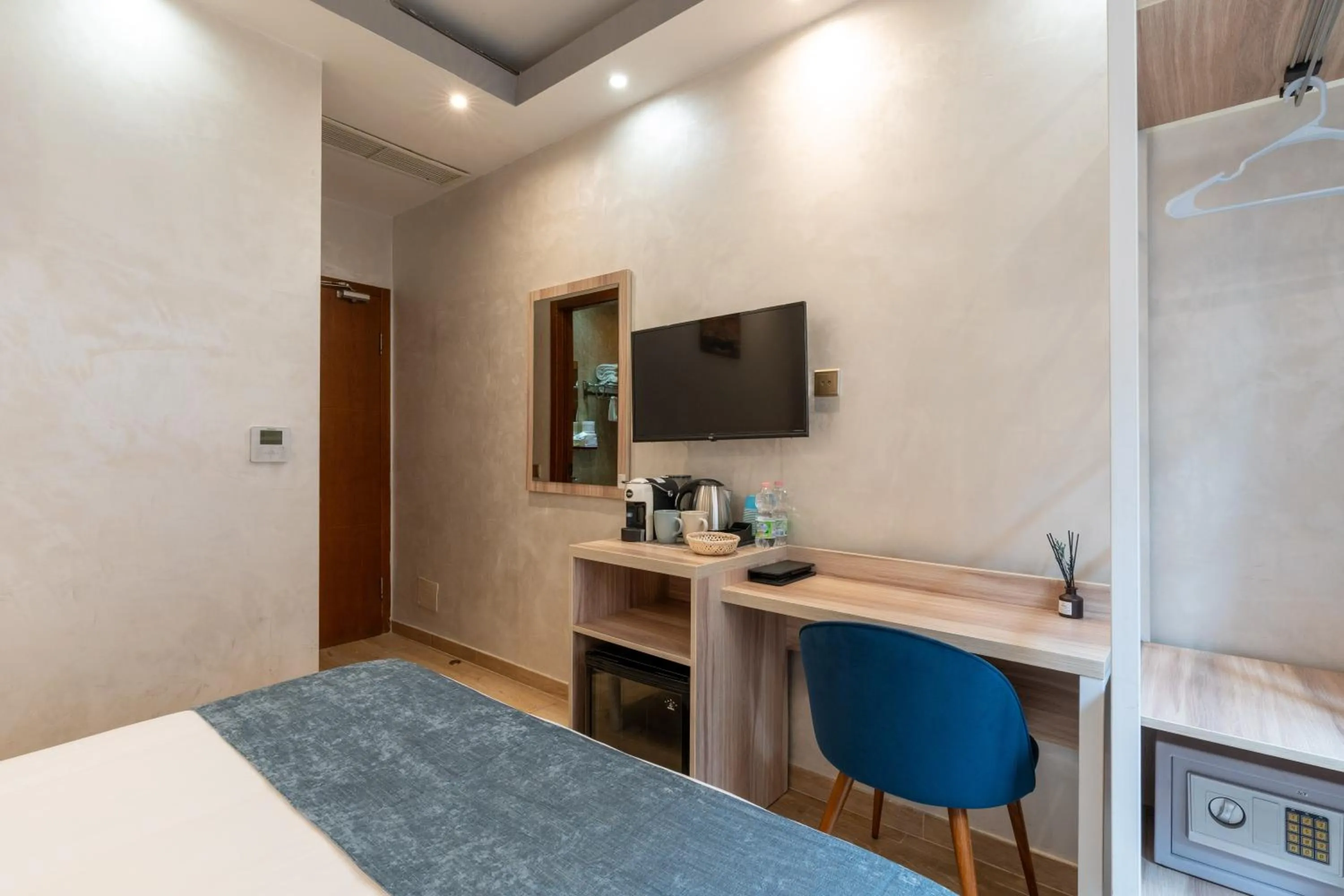 Bed in Rome Love Hotel