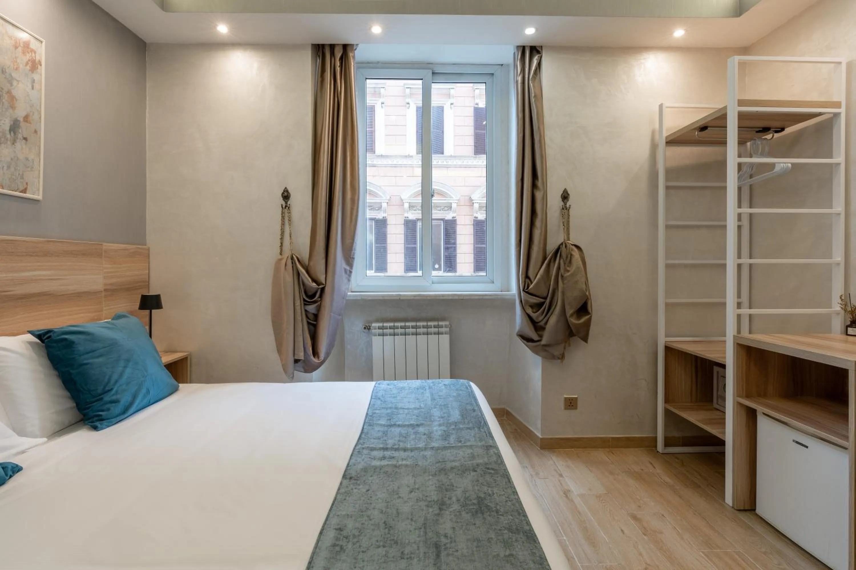 Bed in Rome Love Hotel