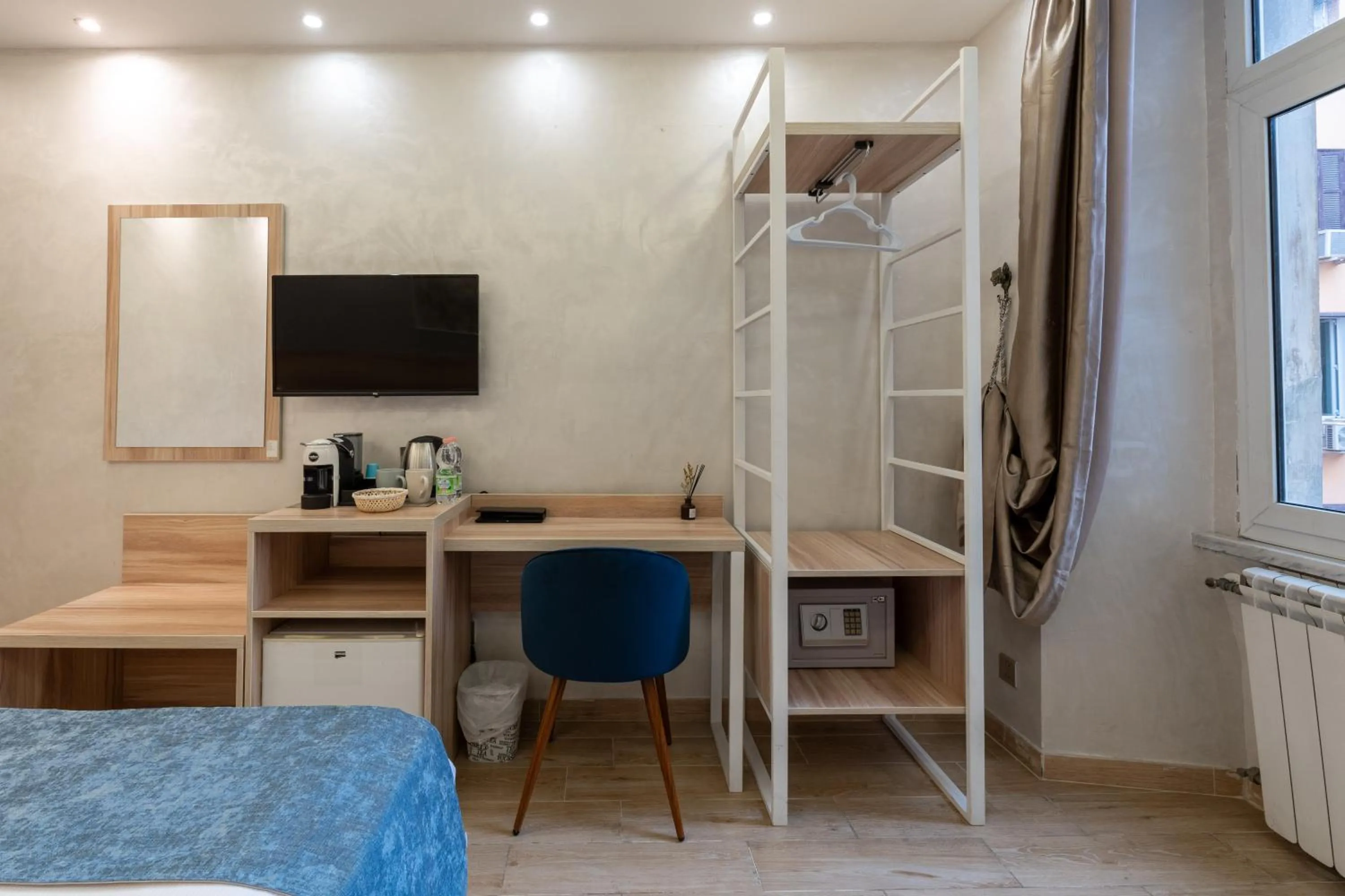 Bed in Rome Love Hotel