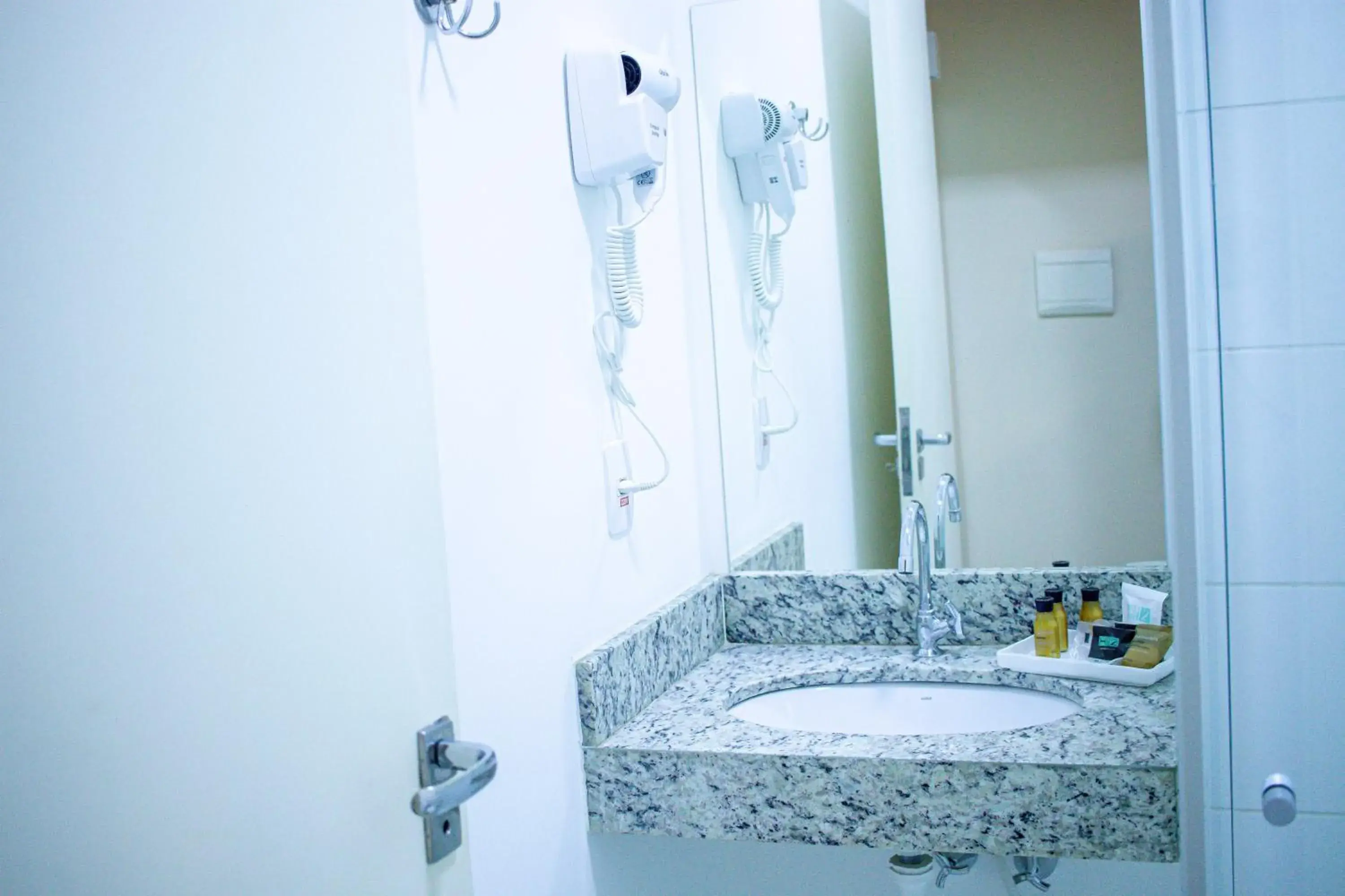 Master Triple Room (3 single beds) in Hotel H2 Congonhas Master Triple Room (3 single beds) in Hotel H2 Congonhas