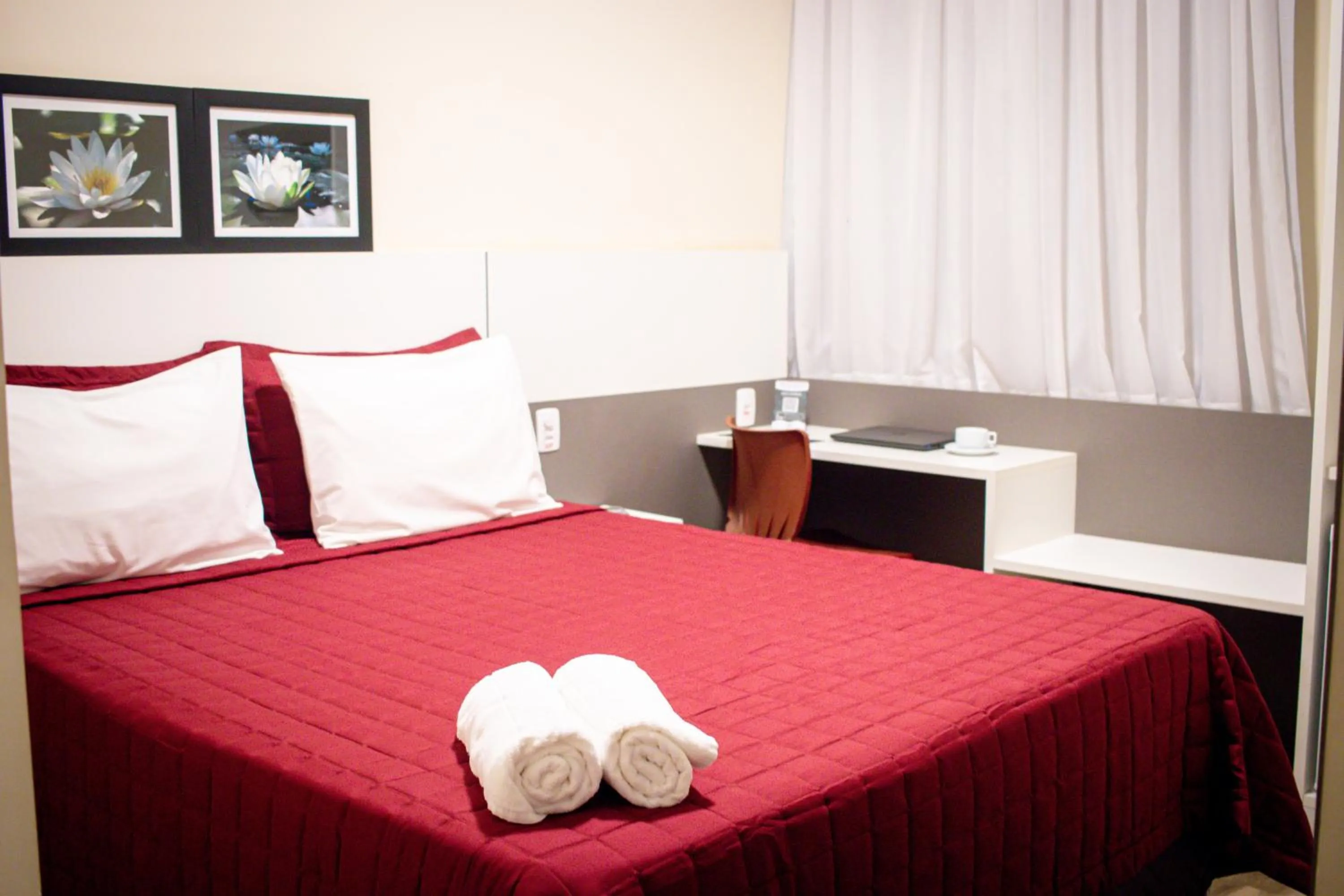 Photo of the whole room, Bed in Hotel H2 Congonhas