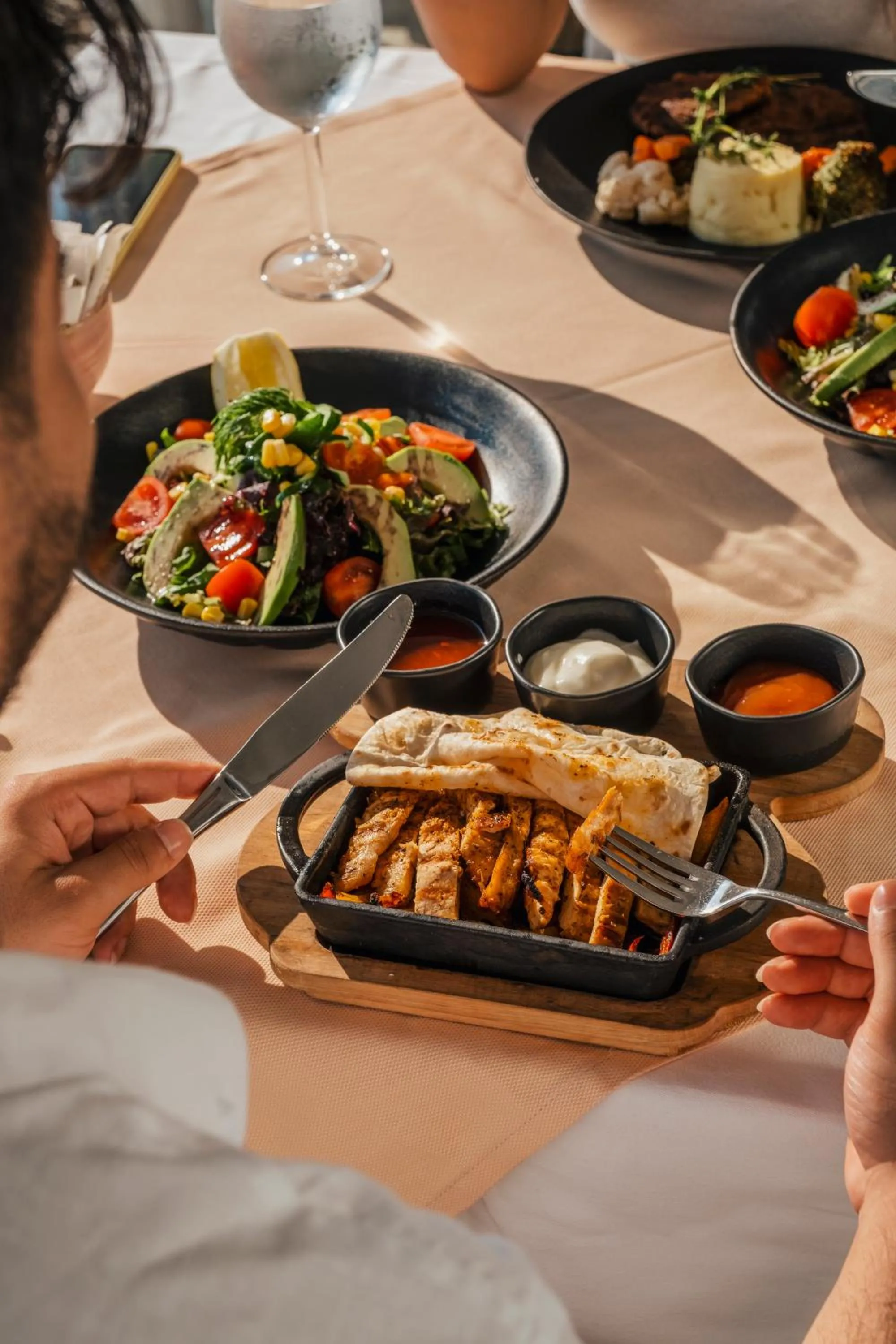 Restaurant/places to eat in La Boutique Hotel & Suites - Adults Only