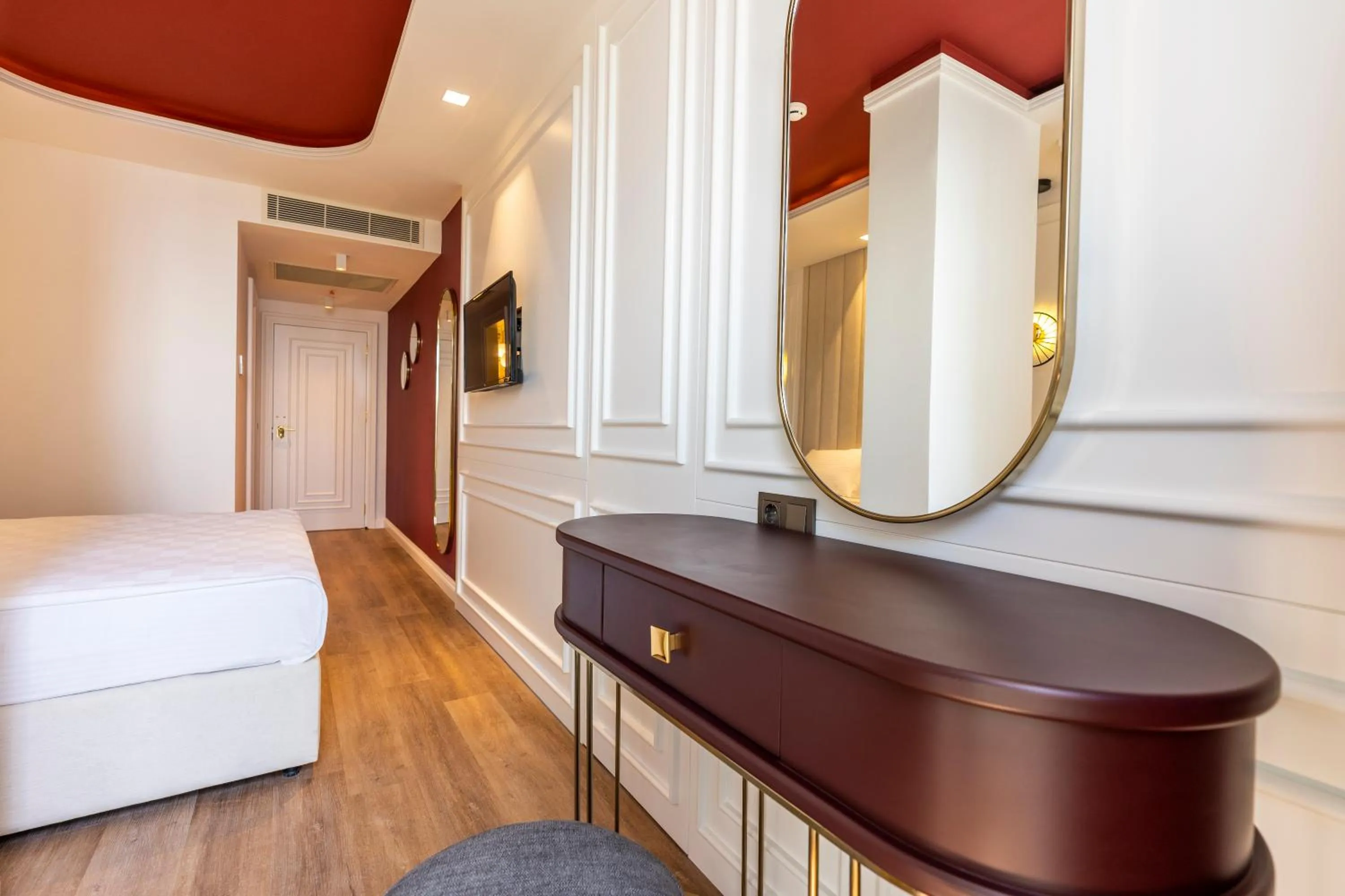 Photo of the whole room, Bed in Massimo Hotel - Adults Only 'Ex La Boutique Hotels'